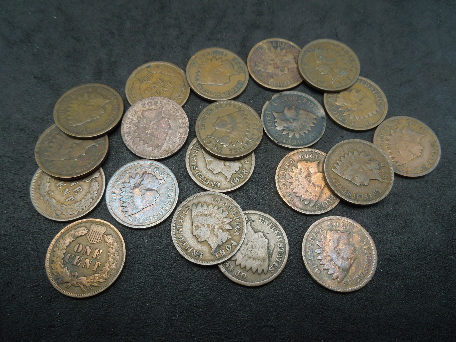 (20) Indian Mixed Date Indian Head Cents (1 of 3)