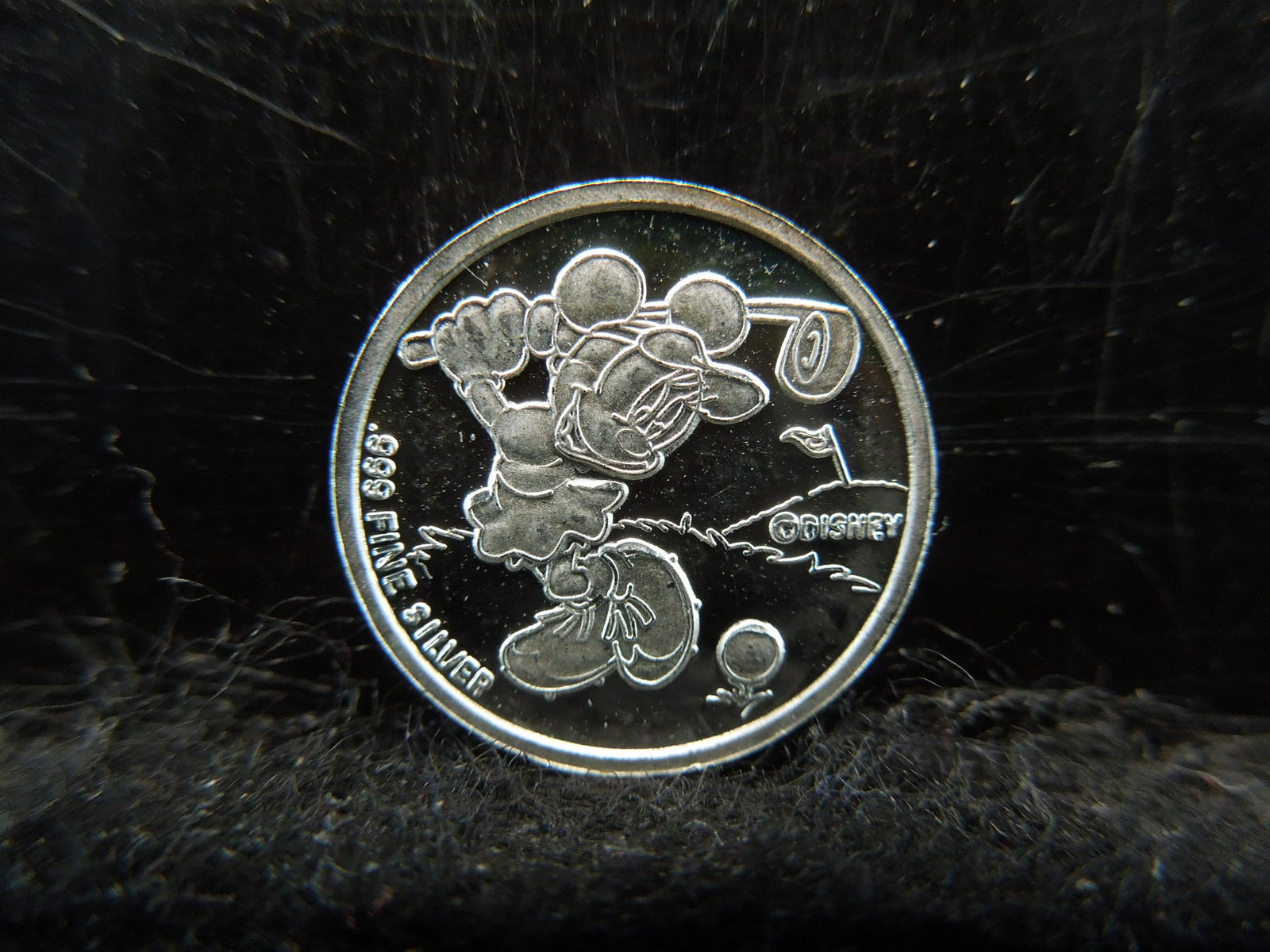 DISNEY Mickey Mouse .999 Fine Silver Round: DISNEY Mickey Mouse .999 Fine Silver Round