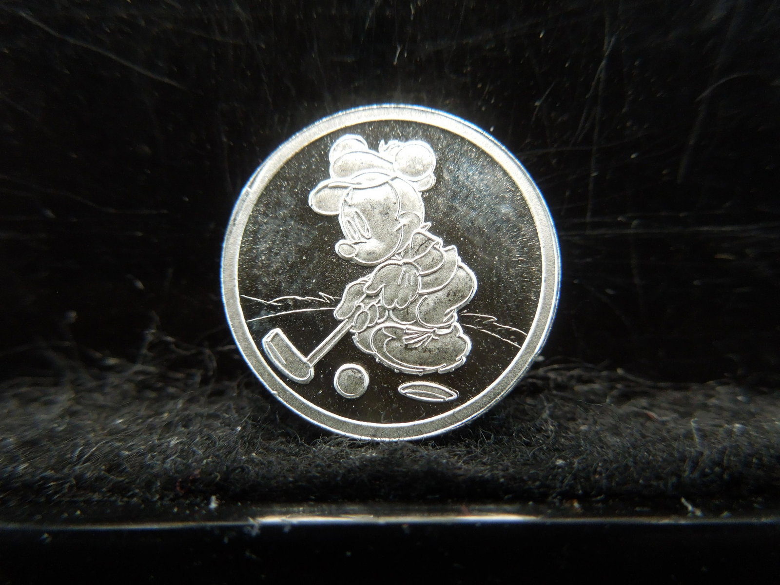 DISNEY Mickey Mouse .999 Fine Silver Round: DISNEY Mickey Mouse .999 Fine Silver Round