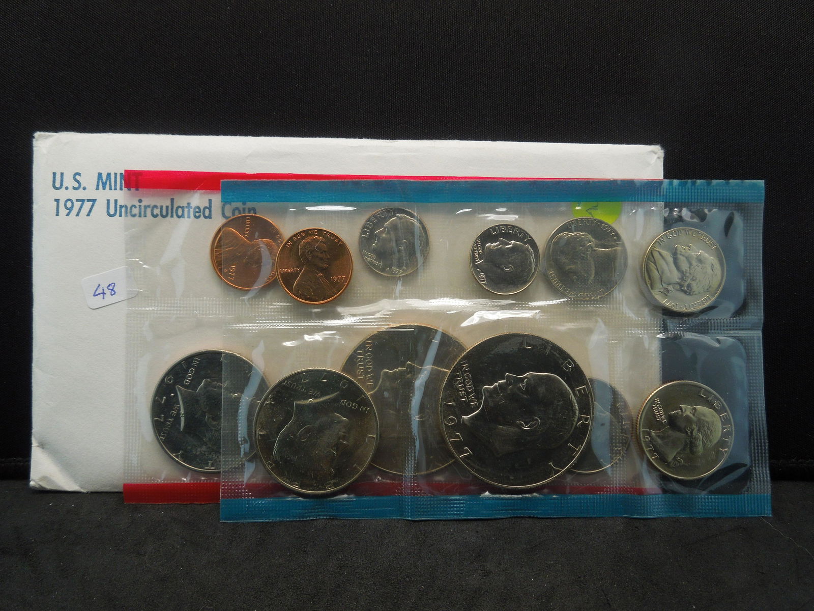 1977 US P/D Mint set in government holder.  Has 77 P (1 of 5)