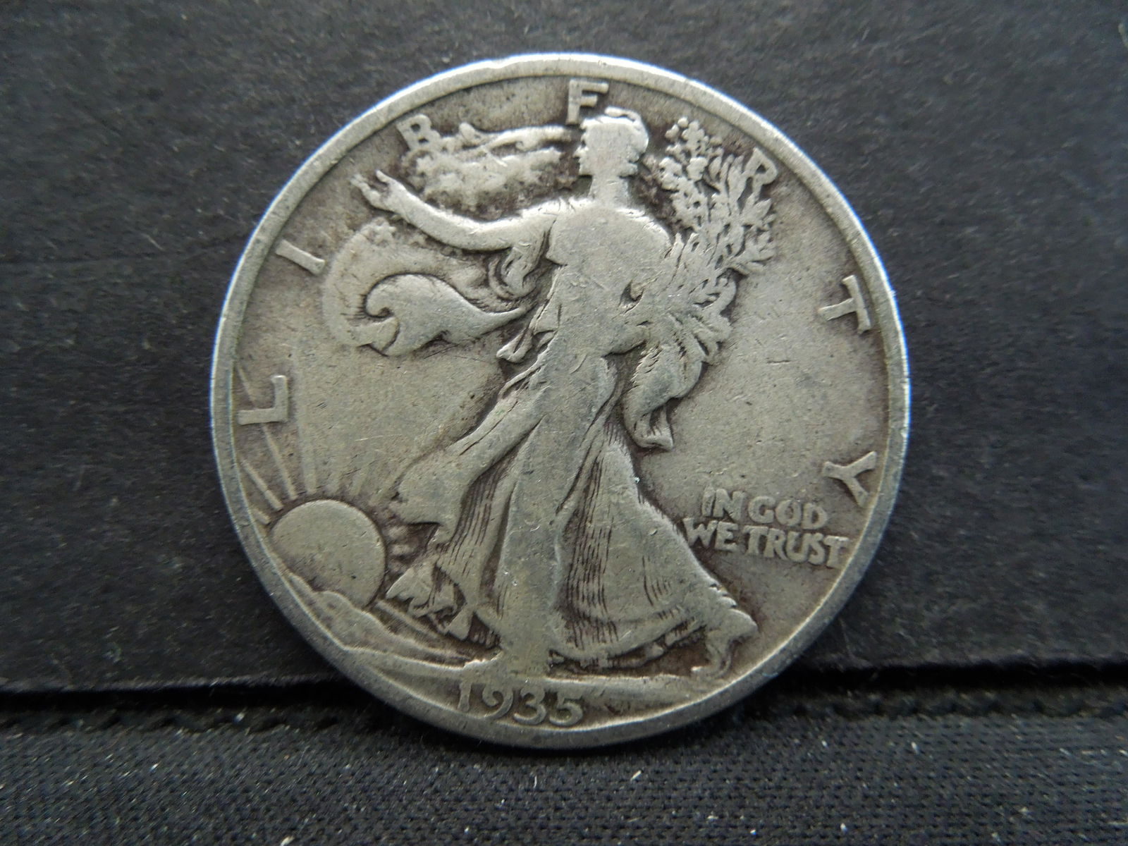 1935 SILVER (90%), LIBERTY HALF, 9.1 MILL MINTED! (1 of 2)