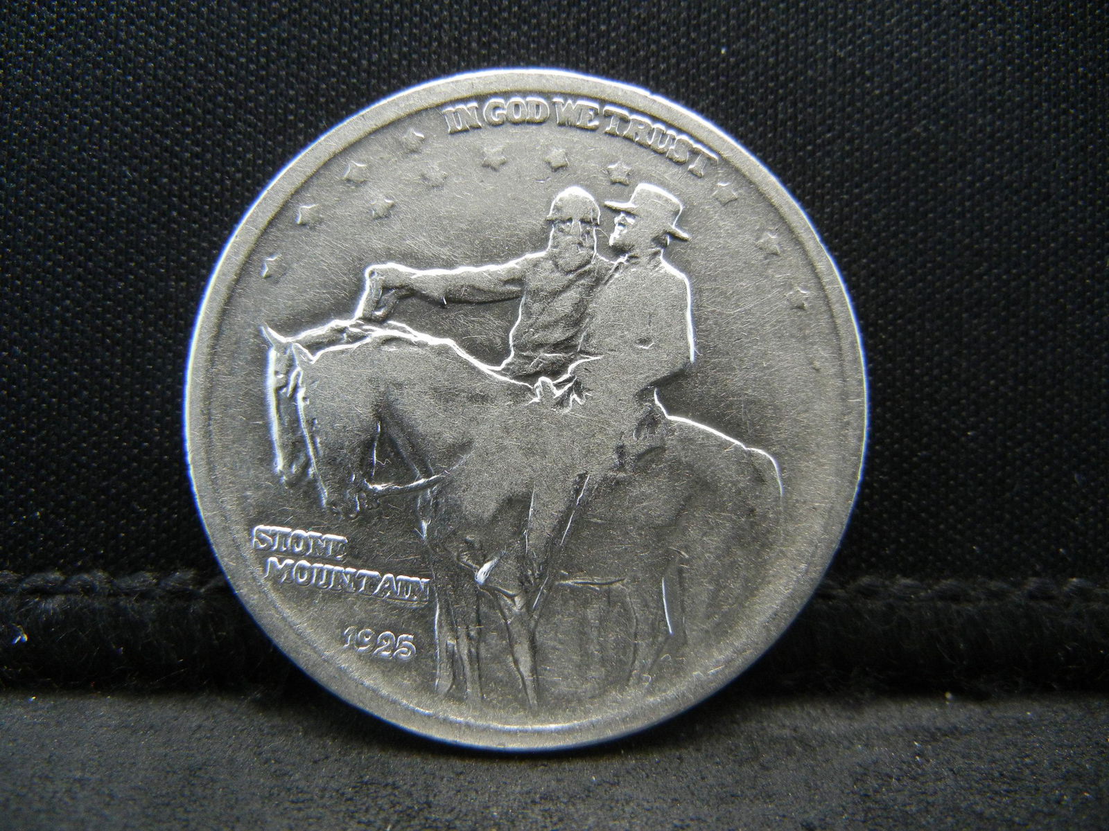 1925 Stone Mountain Half Dollar Commemorative (1 of 2)