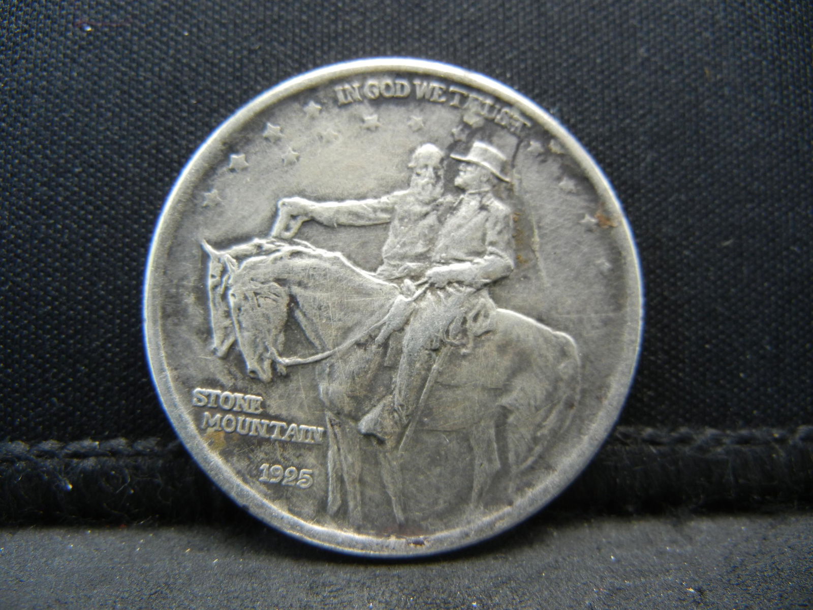 1925 Stone Mountain Half Dollar Commemorative (1 of 2)