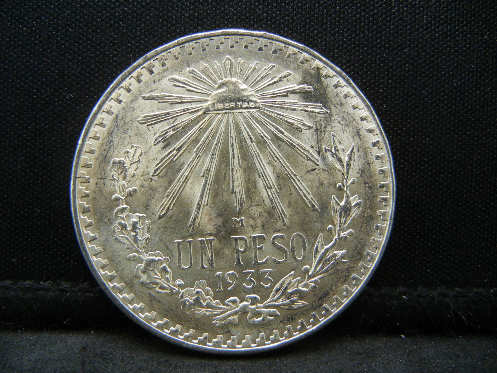 1933 Mexico Silver Un Peso High Grade (1 of 3)