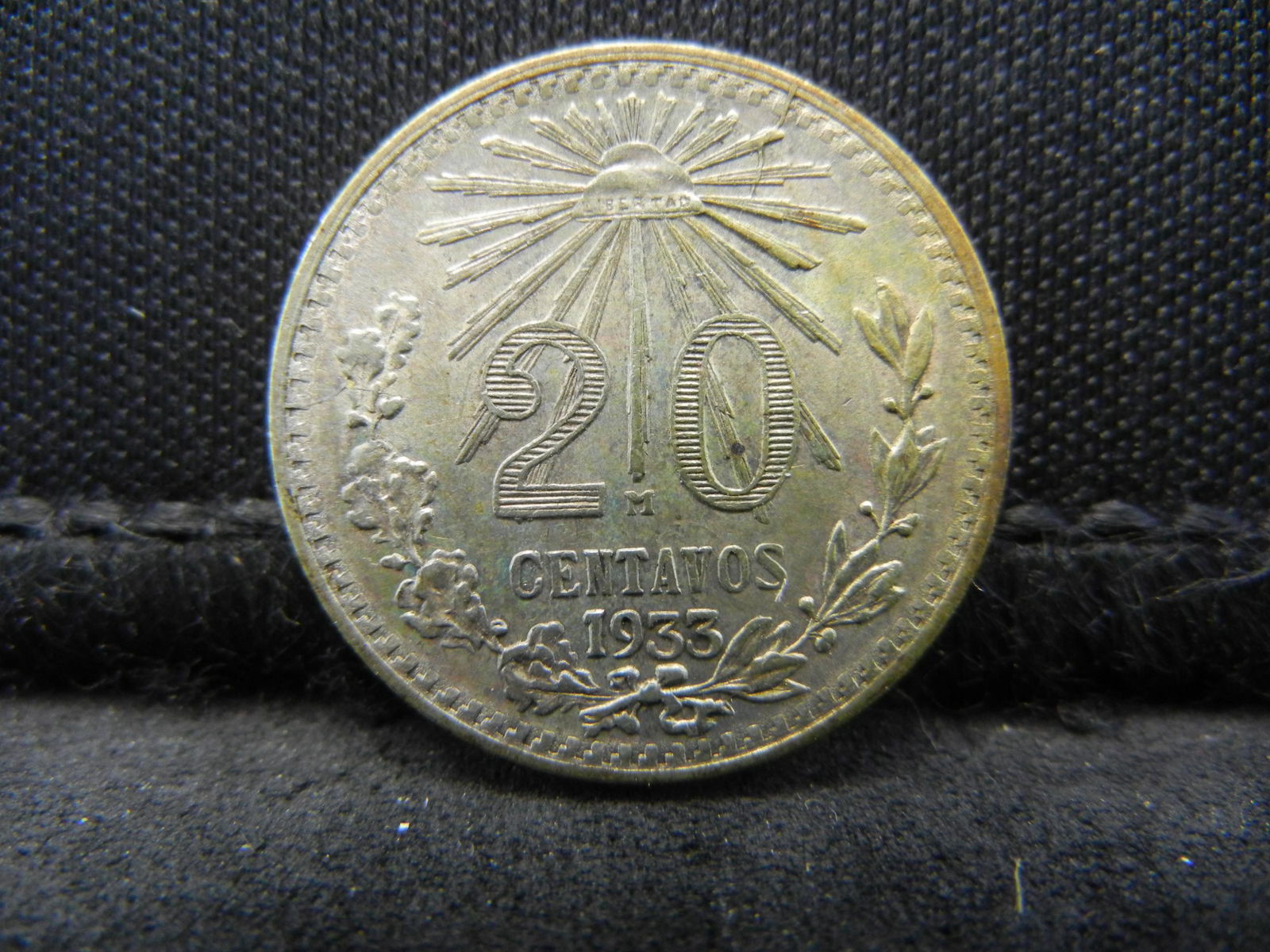 1933-M Mexico 20 Centavos 72% Silver Coin.  Coin Weighs (1 of 2)