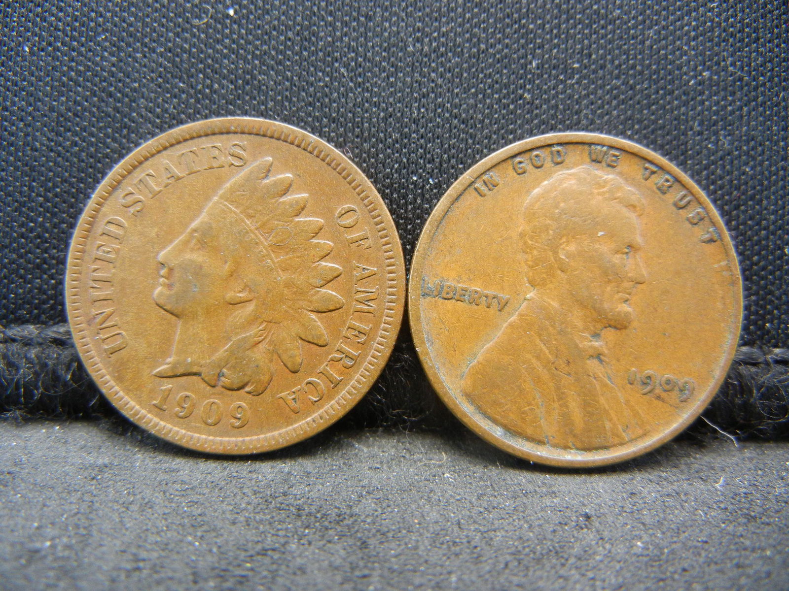 1909 Indian Cent and 1909-VDB Lincoln Cent. (1 of 2)