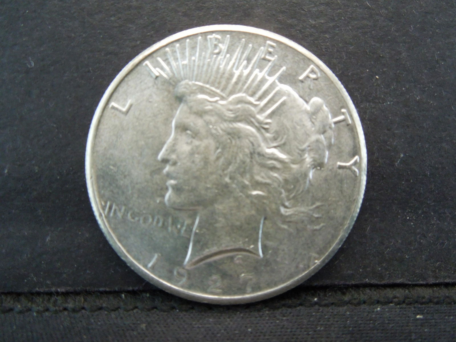 1927 Peace Dollar High grade Nice (1 of 2)