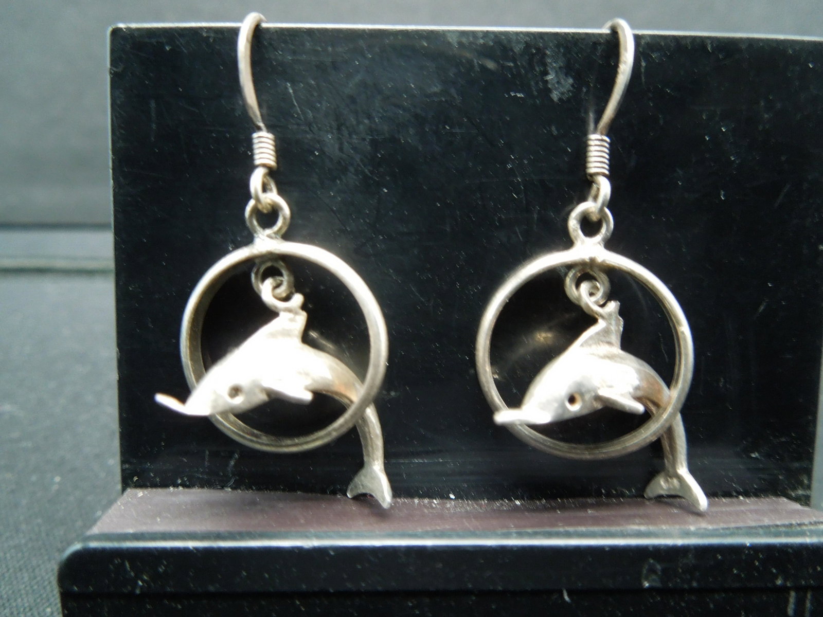 925 Silver Dolphin hoop earrings: 925 Silver Dolphin hoop earrings