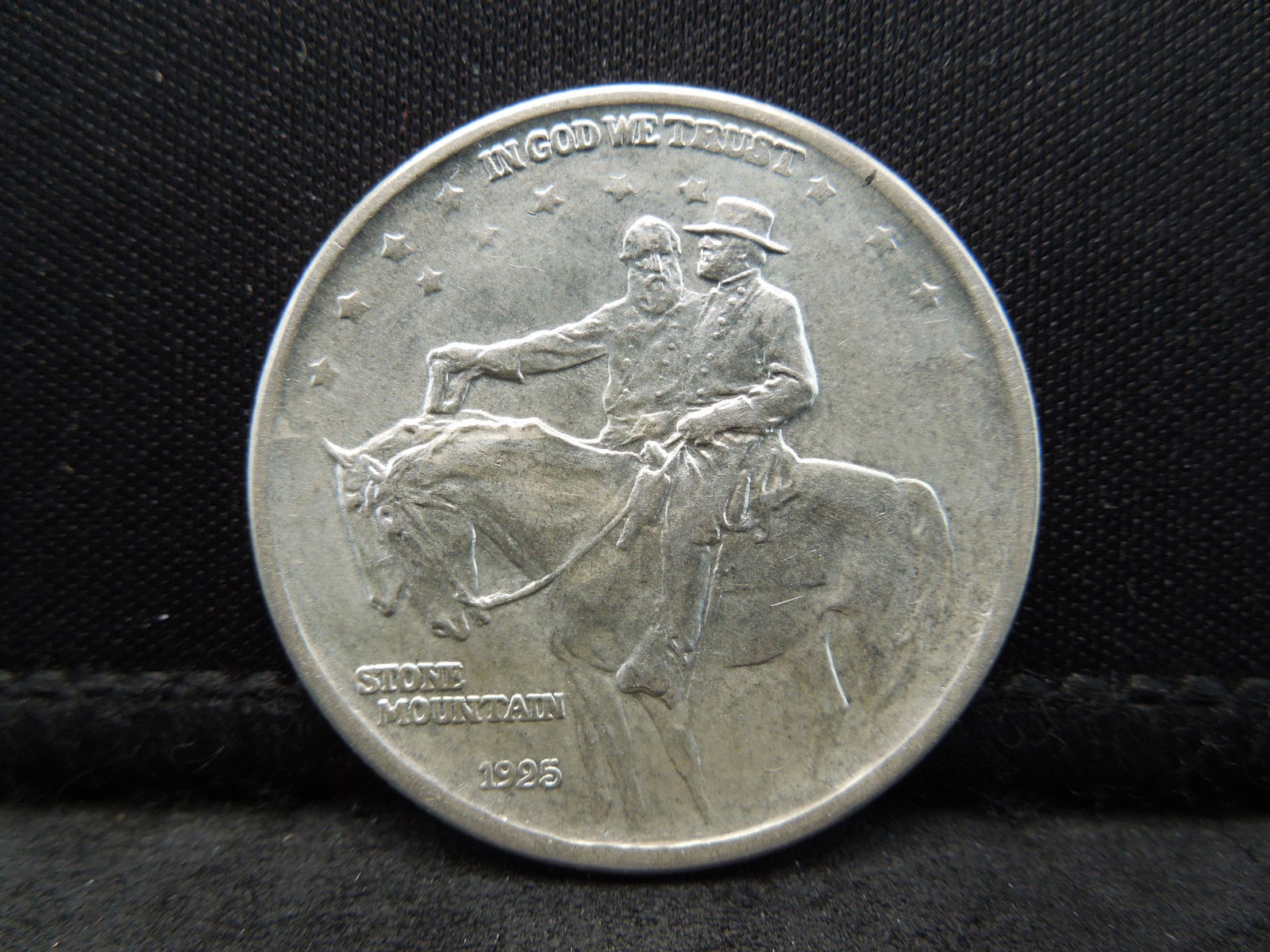 1925 Stone Mountain Half Dollar Commemorative Higher (1 of 2)