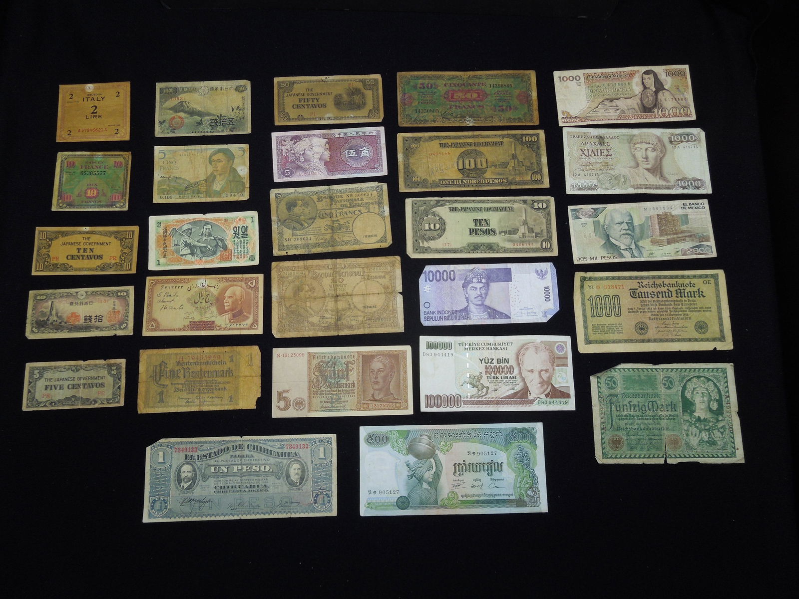 (25) different foreign bills.  Some real oldies. (1 of 14)