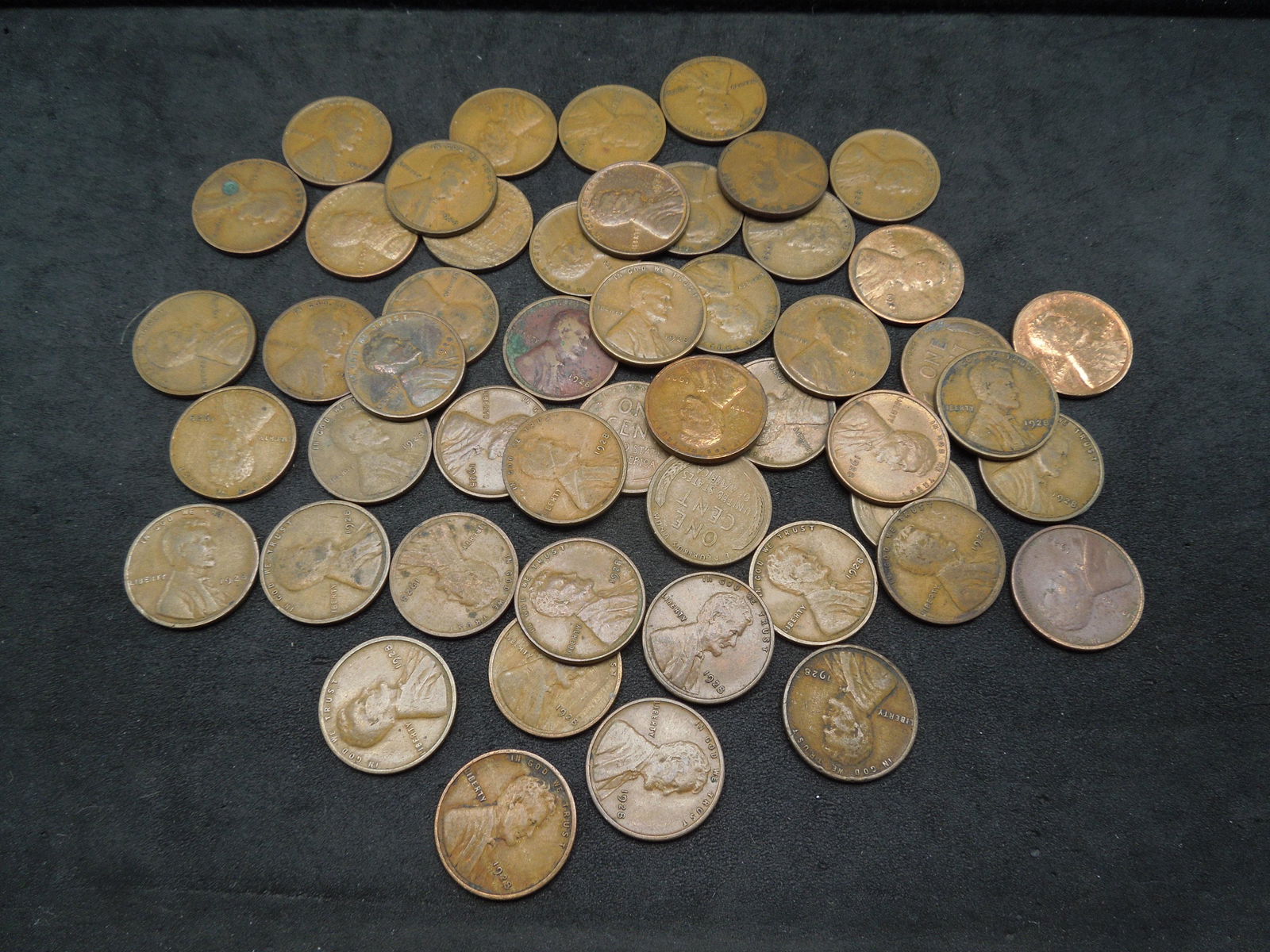 Lot of 50 1928 Lincoln Wheat Cents. (1 of 3)