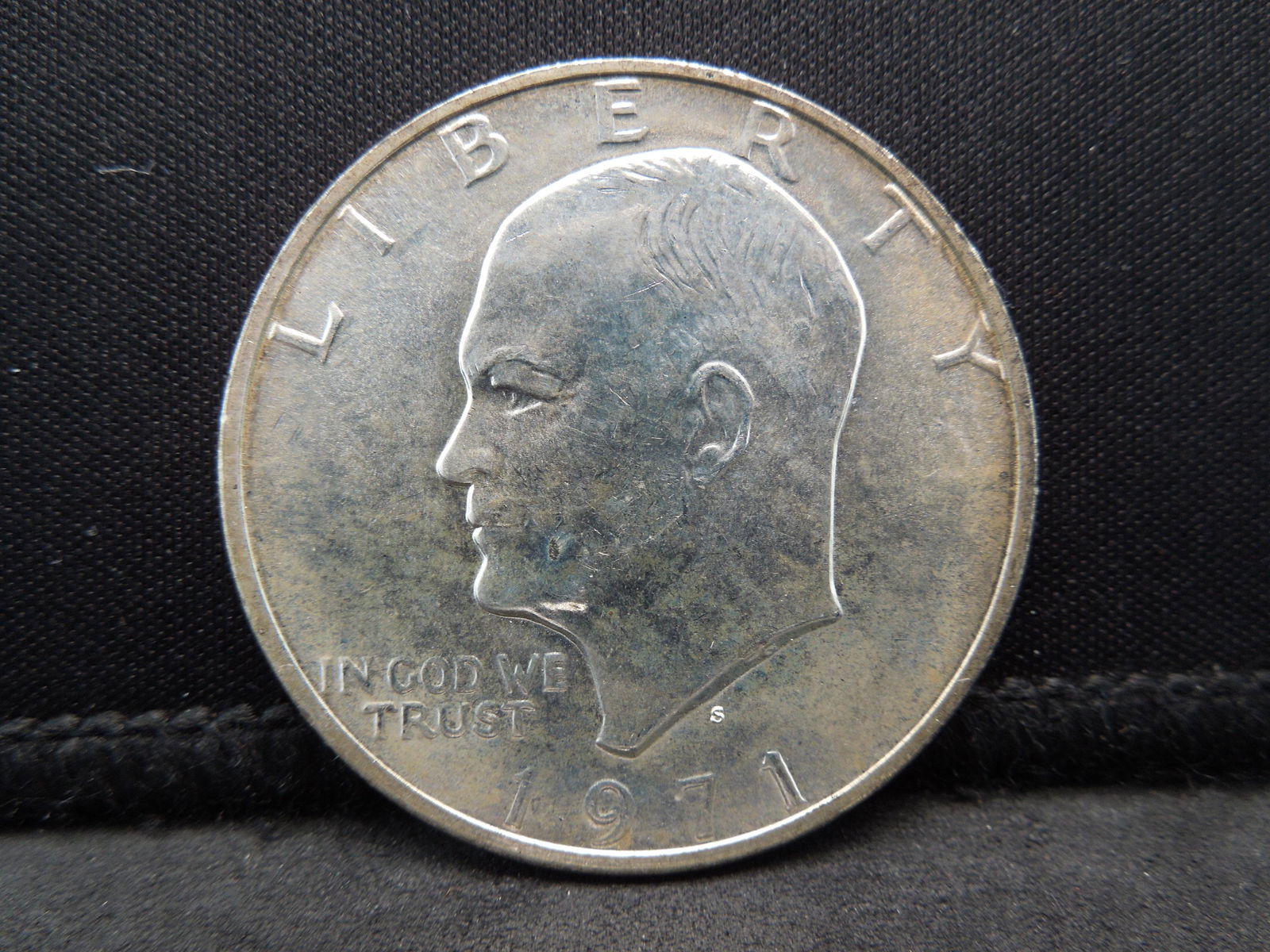 1971 S Silver  Ike Dollar BU (1 of 2)