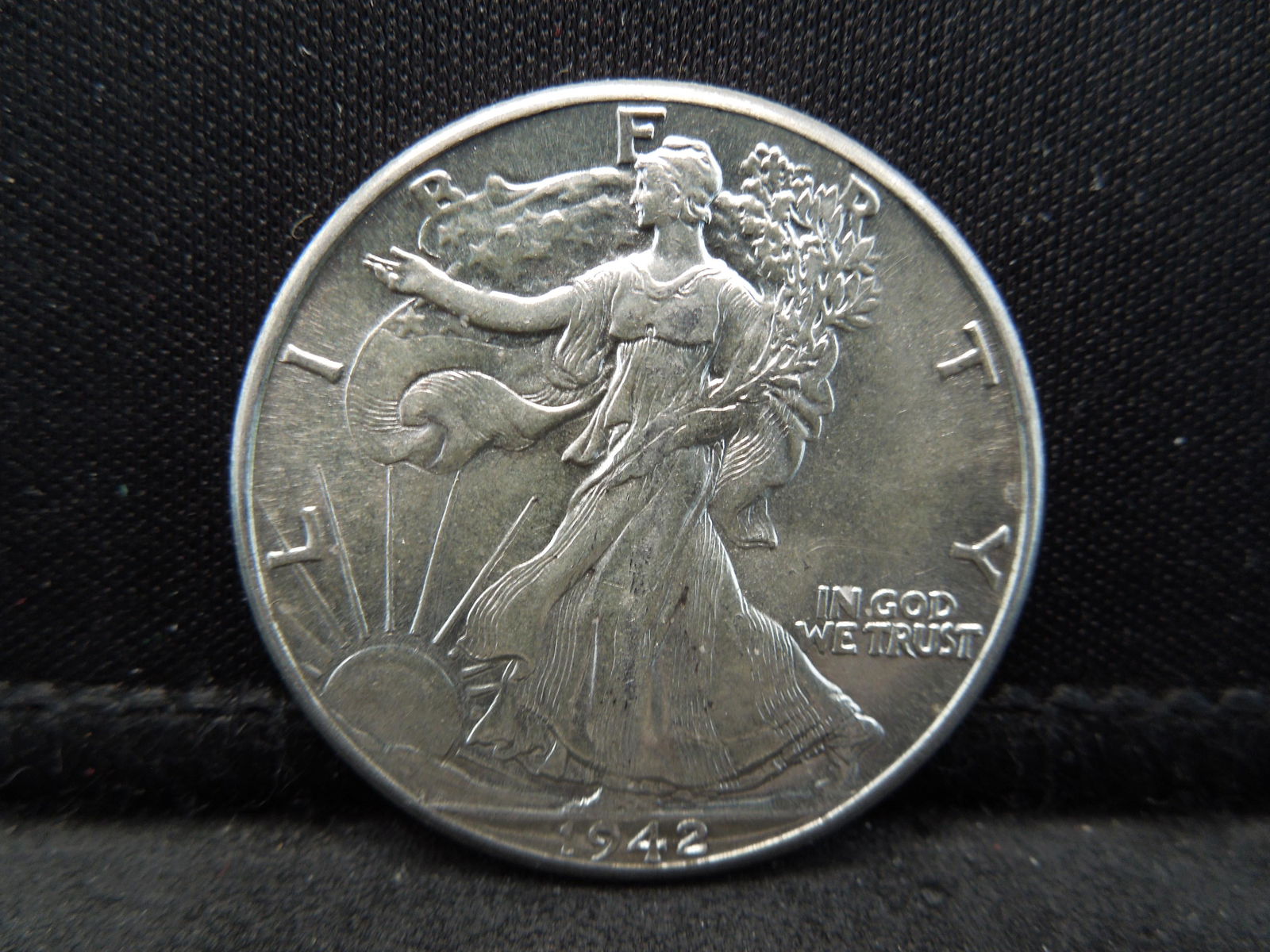 1942 Uncirculated Walking Liberty Half Dollar. (1 of 2)