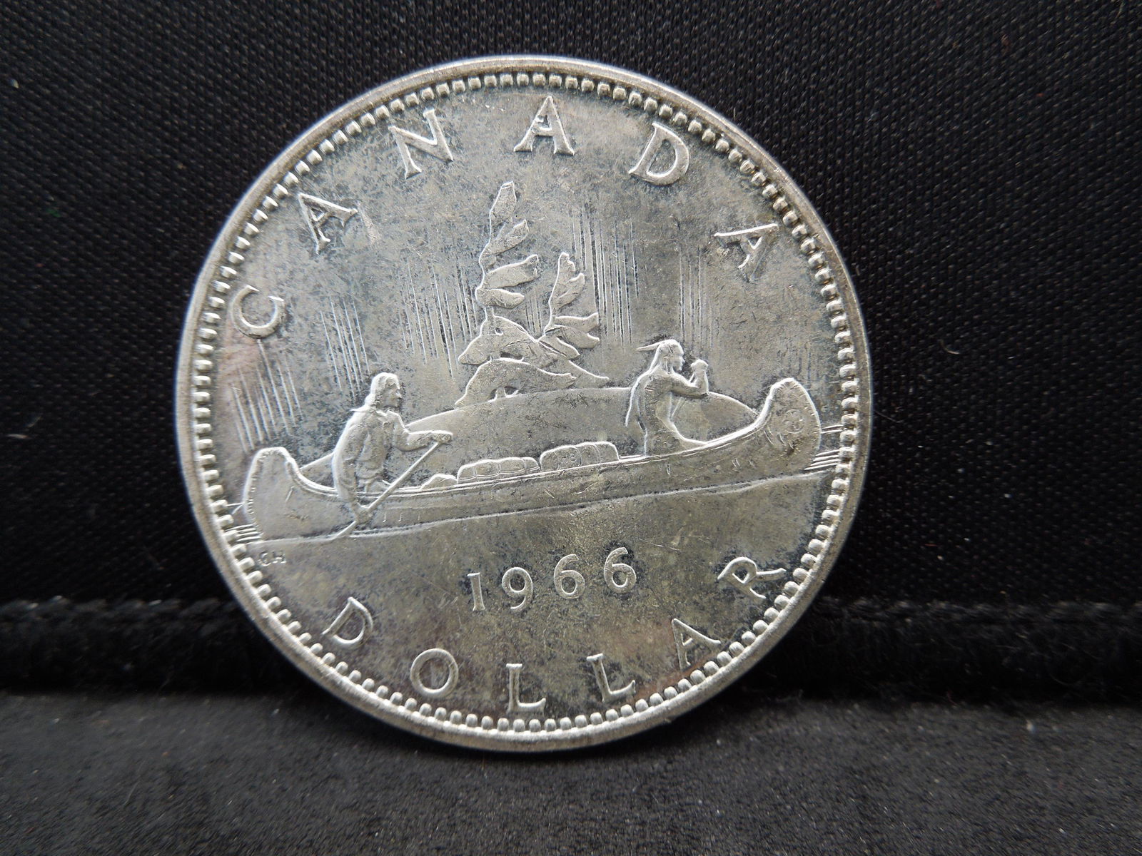 1966 Canada 80% Silver Dollar.  Coin Weighs 0.75 Toz. (1 of 2)