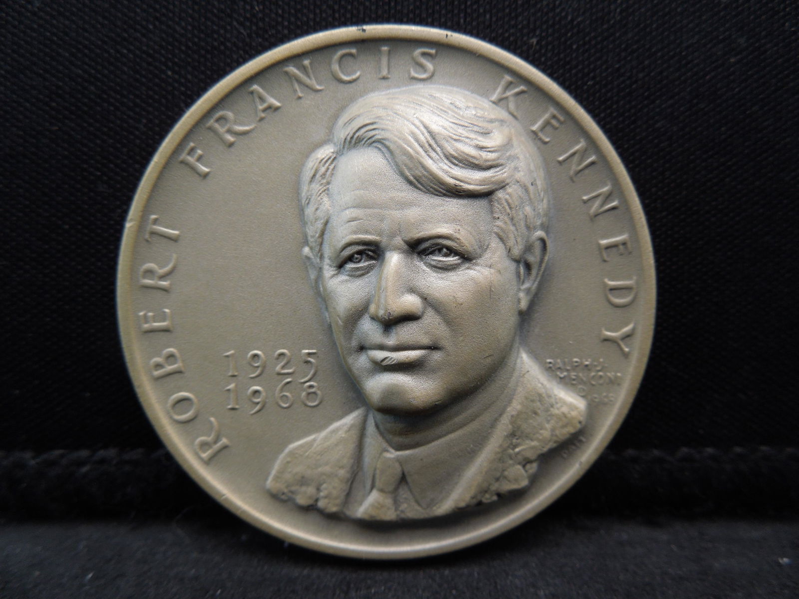 36 Grams .999 Silver Round Robert Kennedy High Relief (1 of 3)