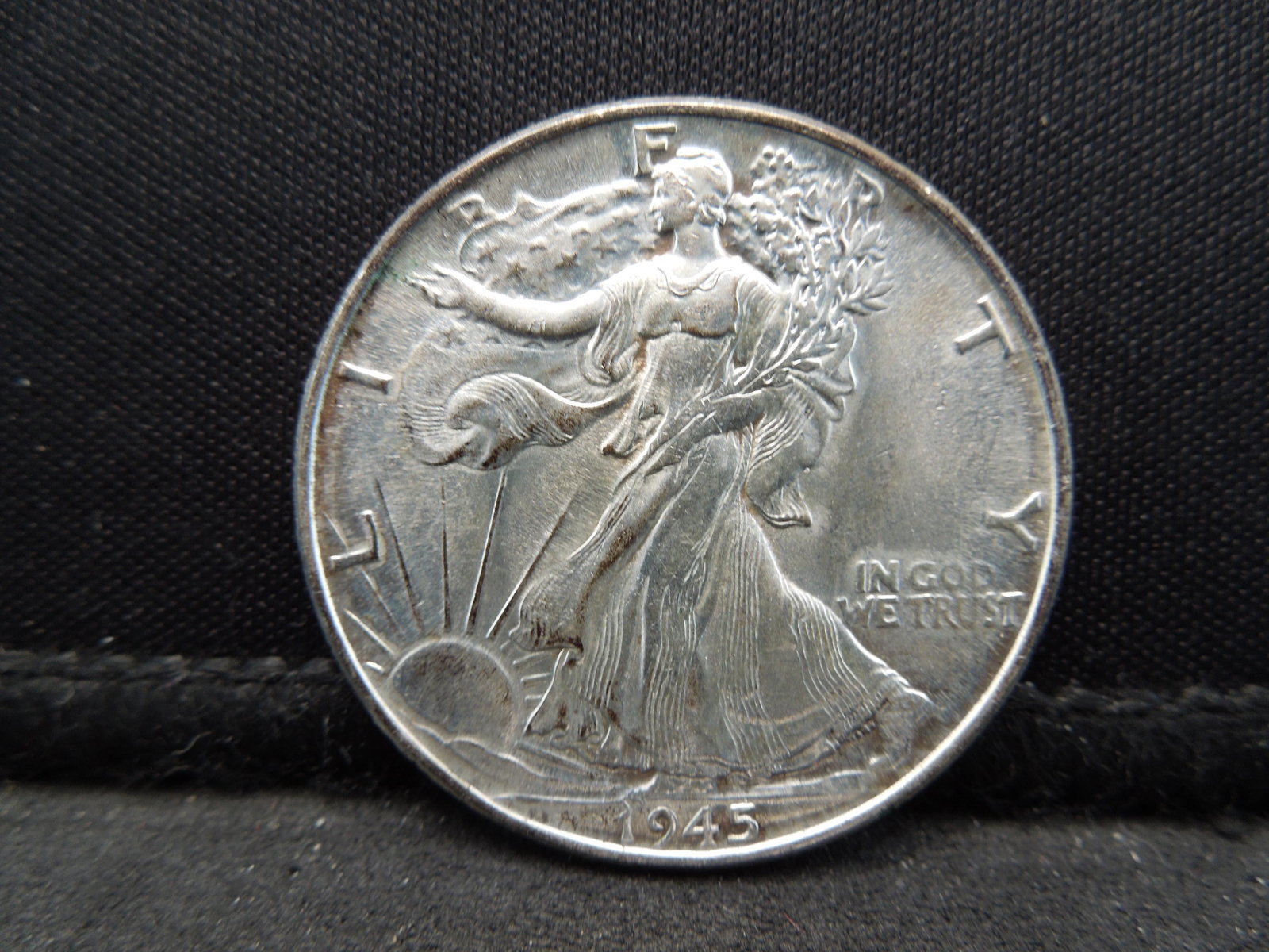 1945 Walking Liberty Half Dollar CH BU+ Nice (1 of 2)