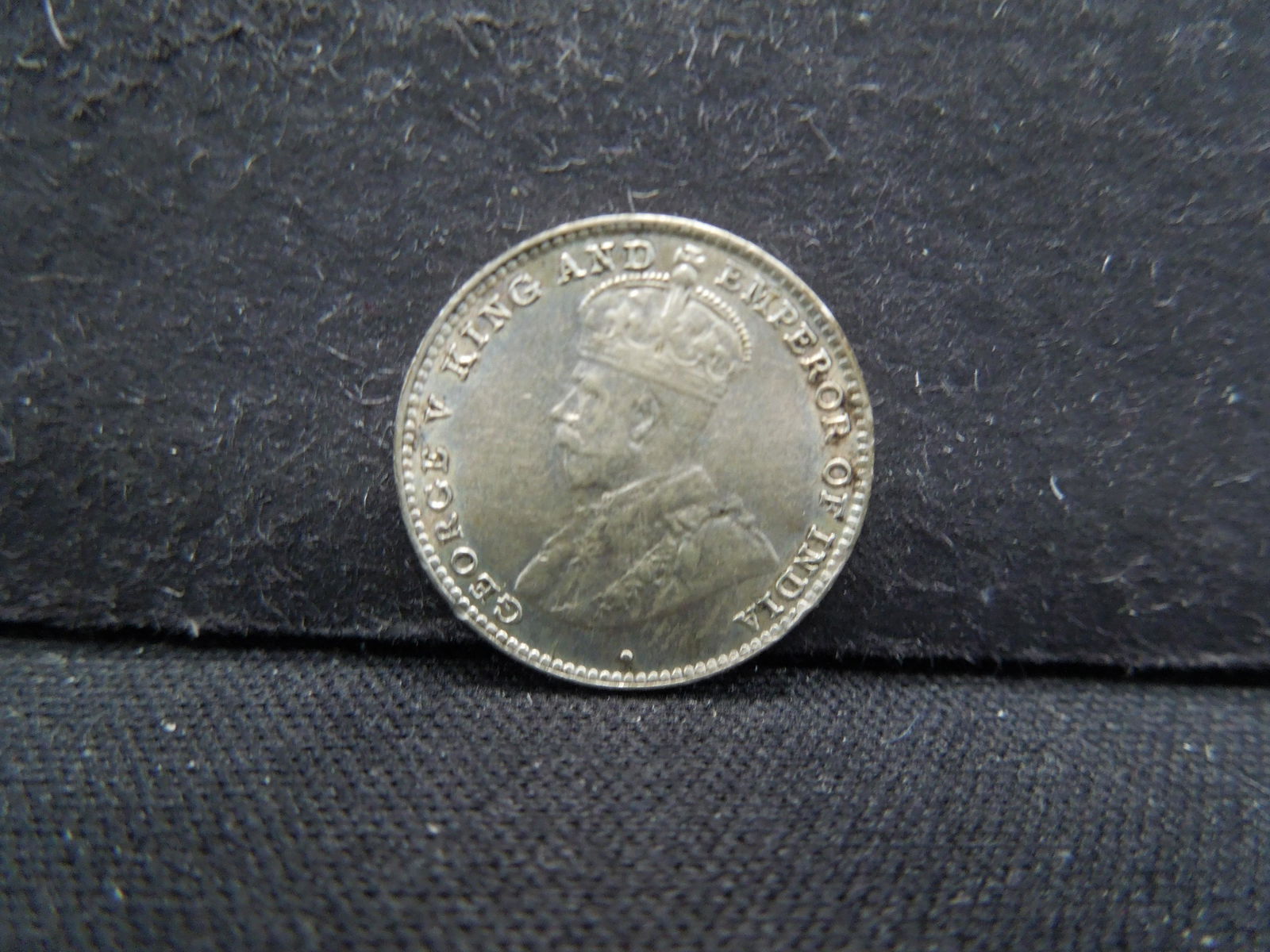 1920-B Ceylon 10c.  Silver.  Nice AU/UNC. (1 of 2)