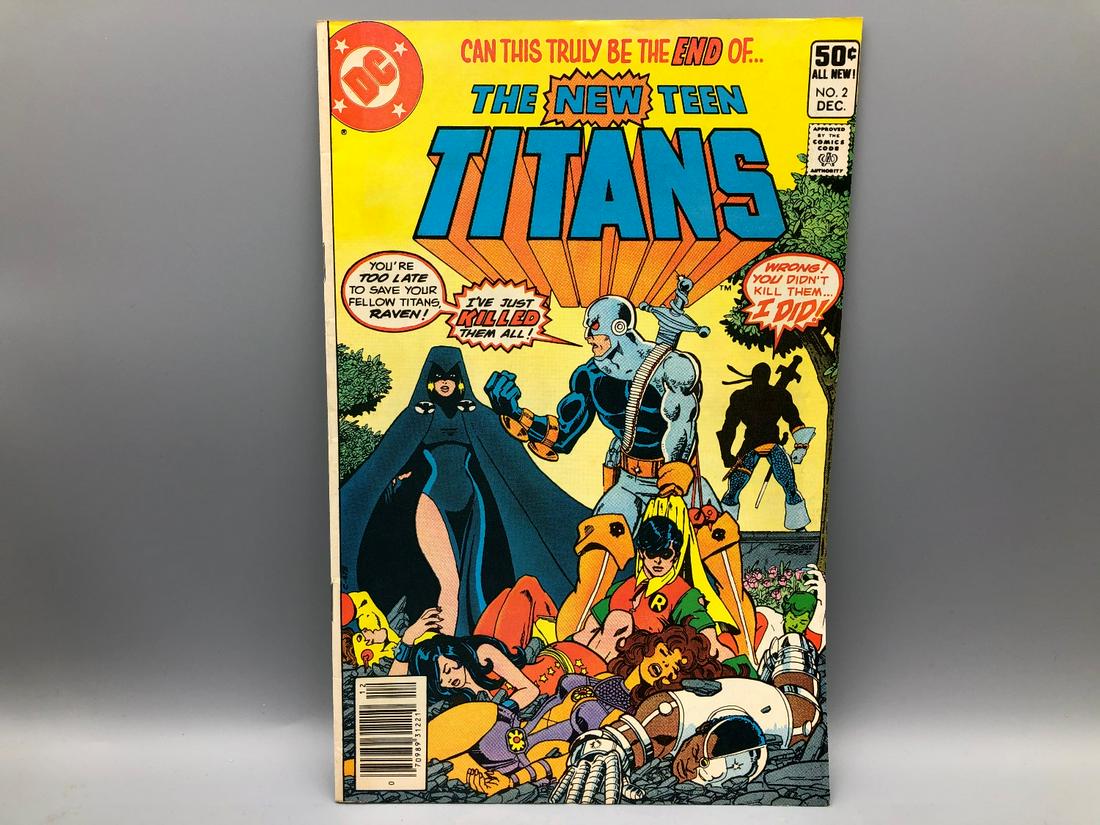 The New Teen Titans #2 - 1st Appearance of Deathstroke: The New Teen Titans #2 - 1st Appearance of Deathstroke (Centerfold detached at bottom staple)