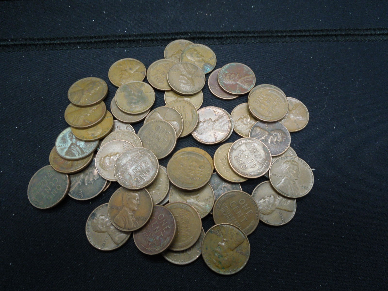 Lot of 1940's and 1950s Wheat Cents, Some Mint Marks (1 of 4)