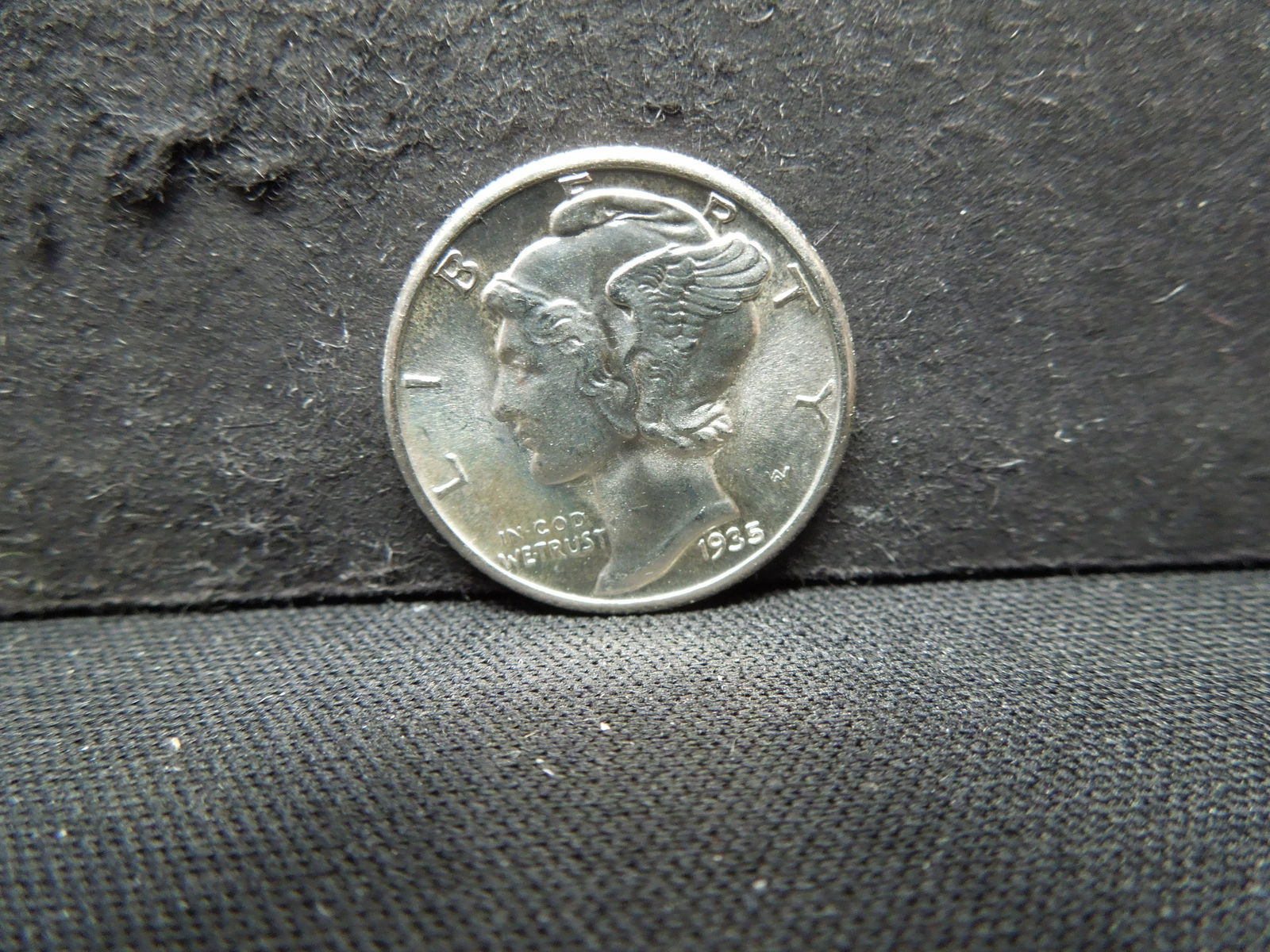 1935 Mercury Dime Gem BU Blast White (1 of 2)