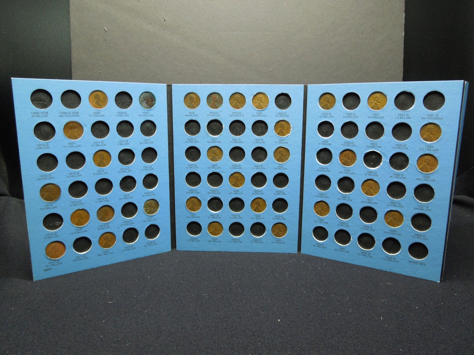 1909-1940 Lincoln Cent Book, (30) (1 of 7)