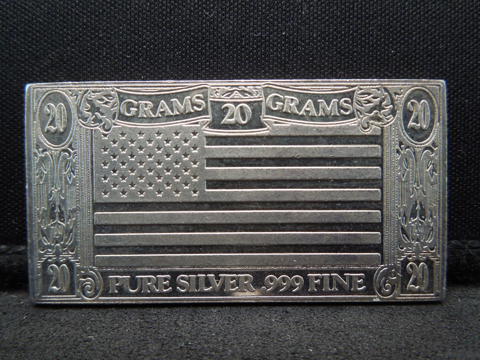 20 Grams .999 Flag Silver Bar (1 of 2)