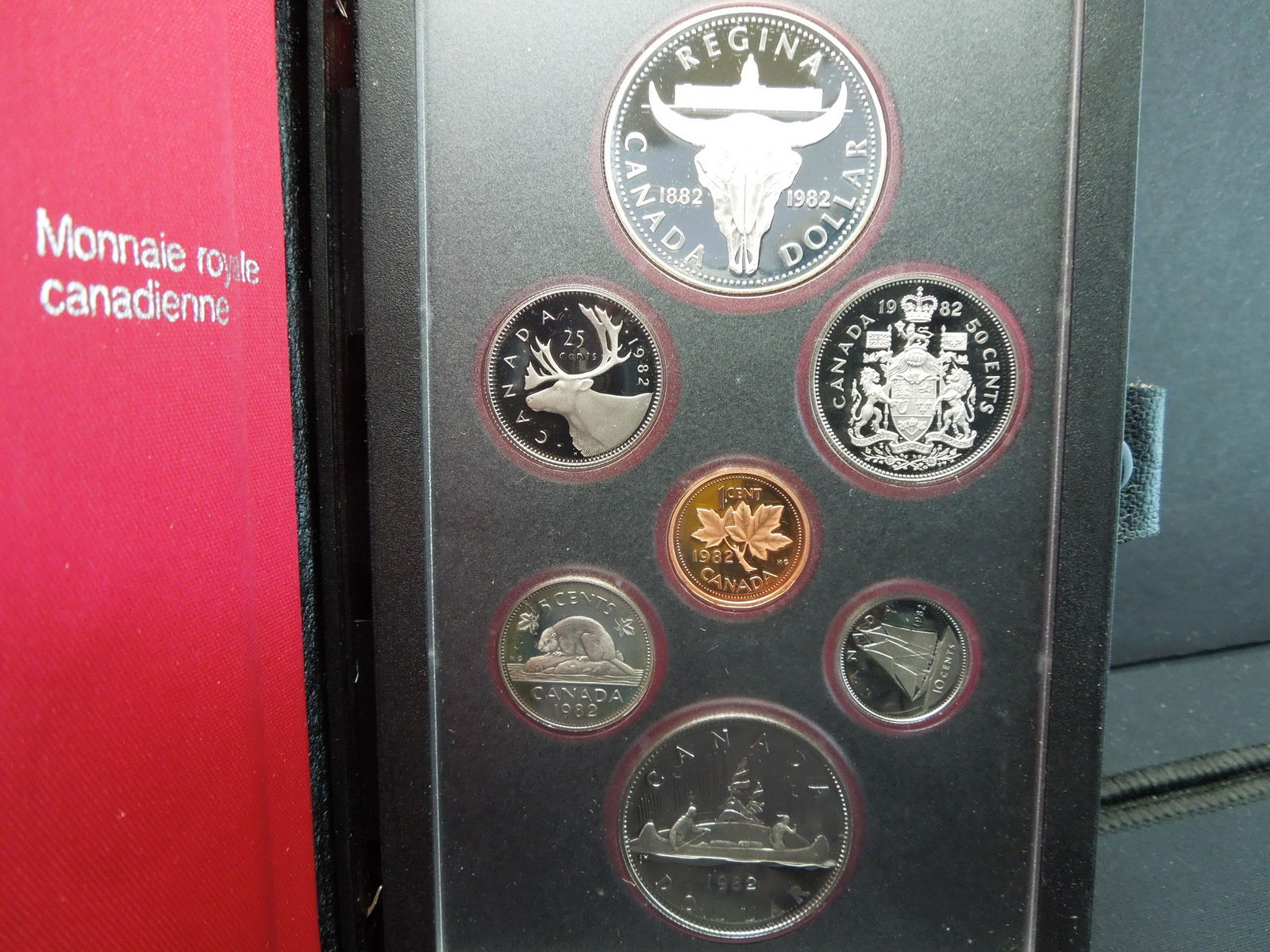 1982 Canada Double Silver Dollar Proof Set - The Bison (1 of 5)