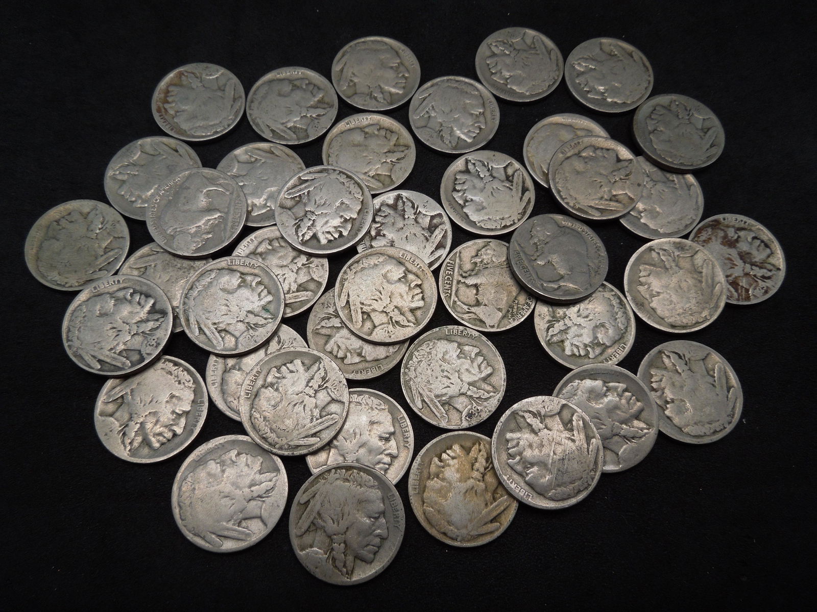 (40) Part Date Buffalo nickels.  All nice coins. (1 of 4)