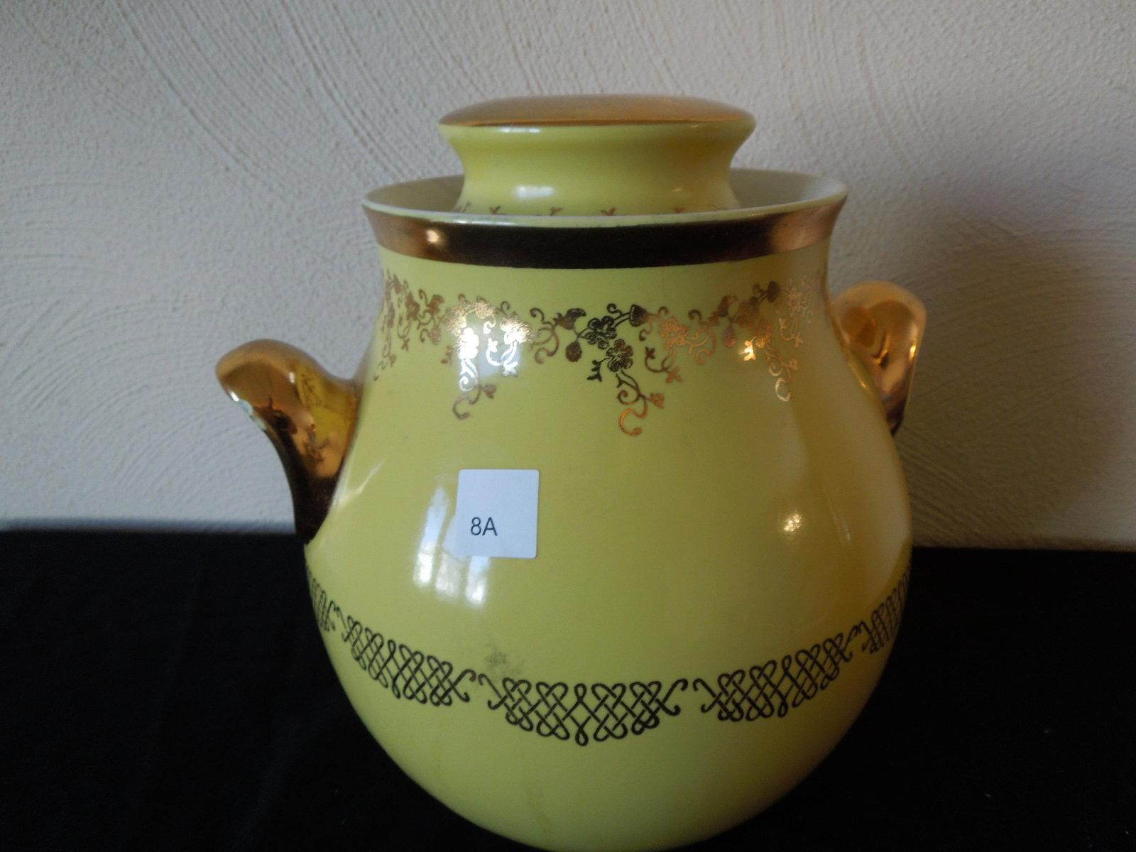 Halls Cookie Jar Approx. 8 1/2 Inches - Chip on inside: Halls Cookie Jar Approx. 8 1/2 Inches - Chip on inside of rim.