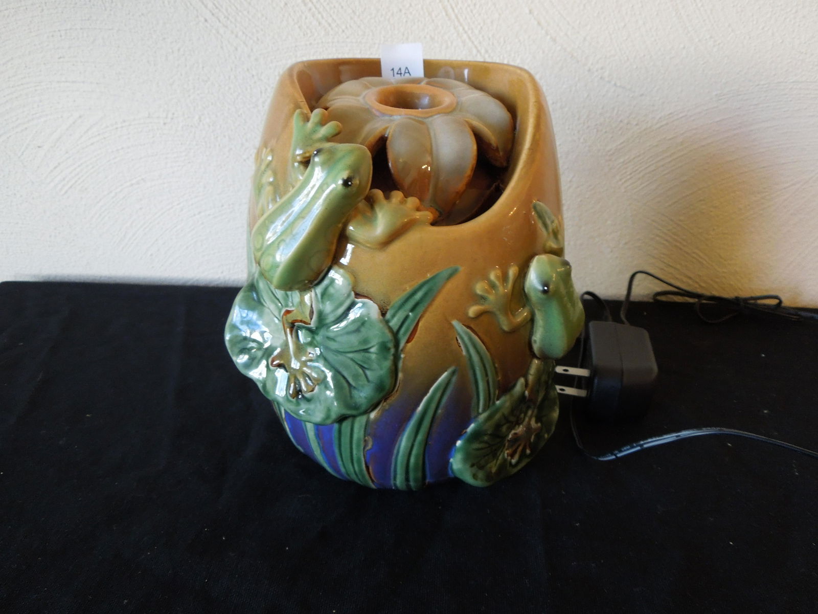 Electric Frog Water Fountain: Electric Frog Water Fountain