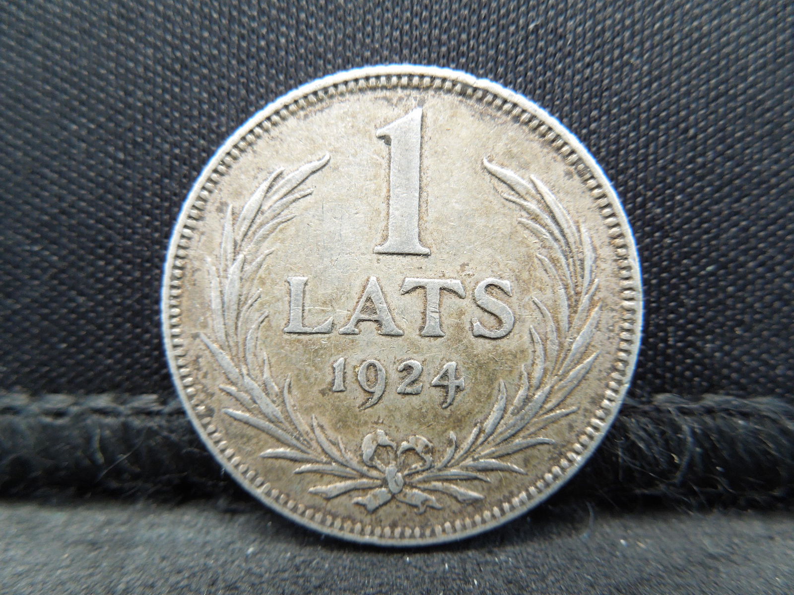 1924 Latvia 1 Lats 83.5% Silver Coin.  Coin Weighs 0.16 (1 of 2)