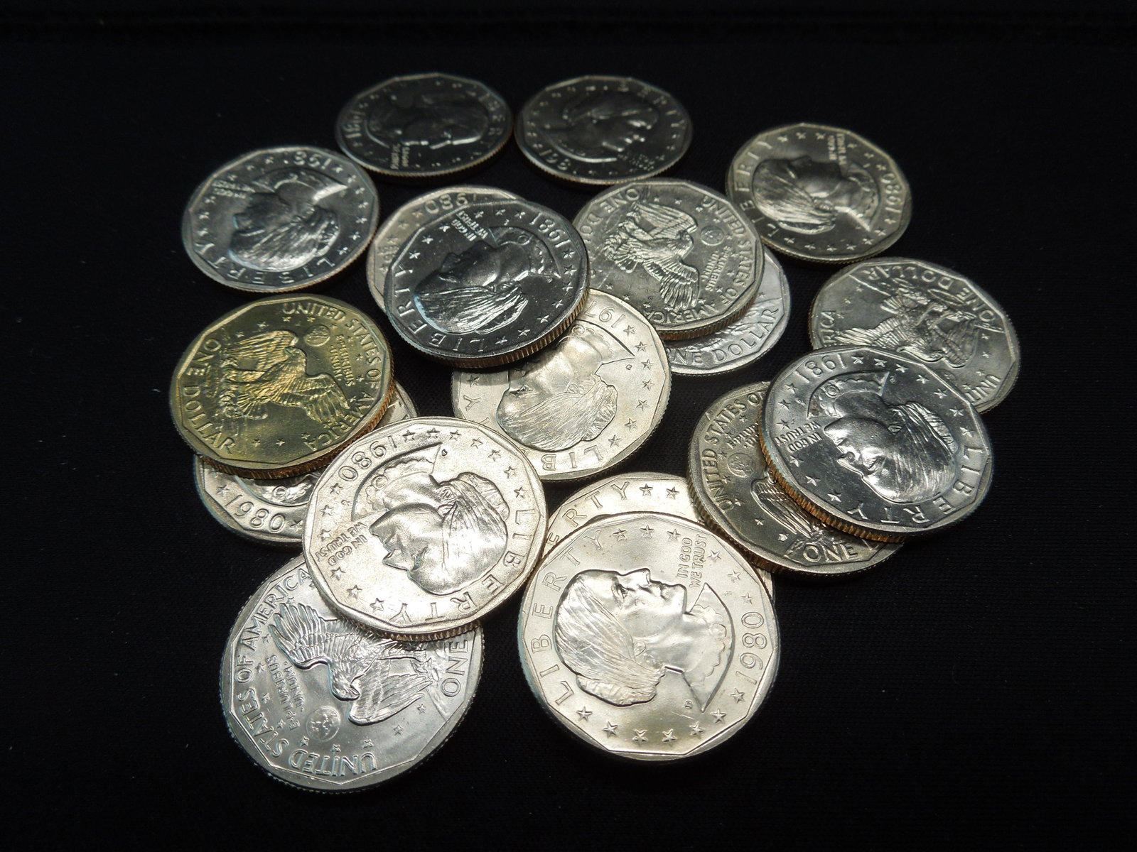(18) BU Susan B Anthony Dollars Mixed Dates: (18) BU Susan B Anthony Dollars Mixed Dates