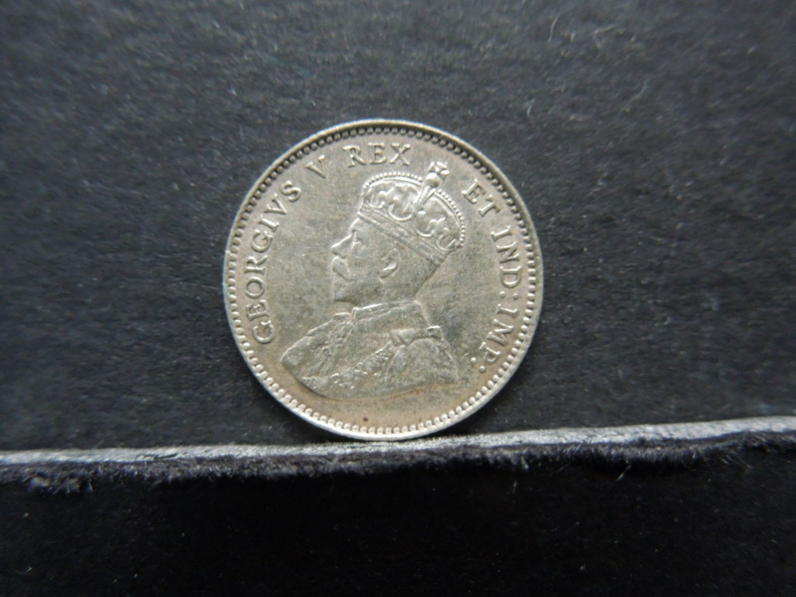 1911 Canada 5 Cent Silver (1 of 2)