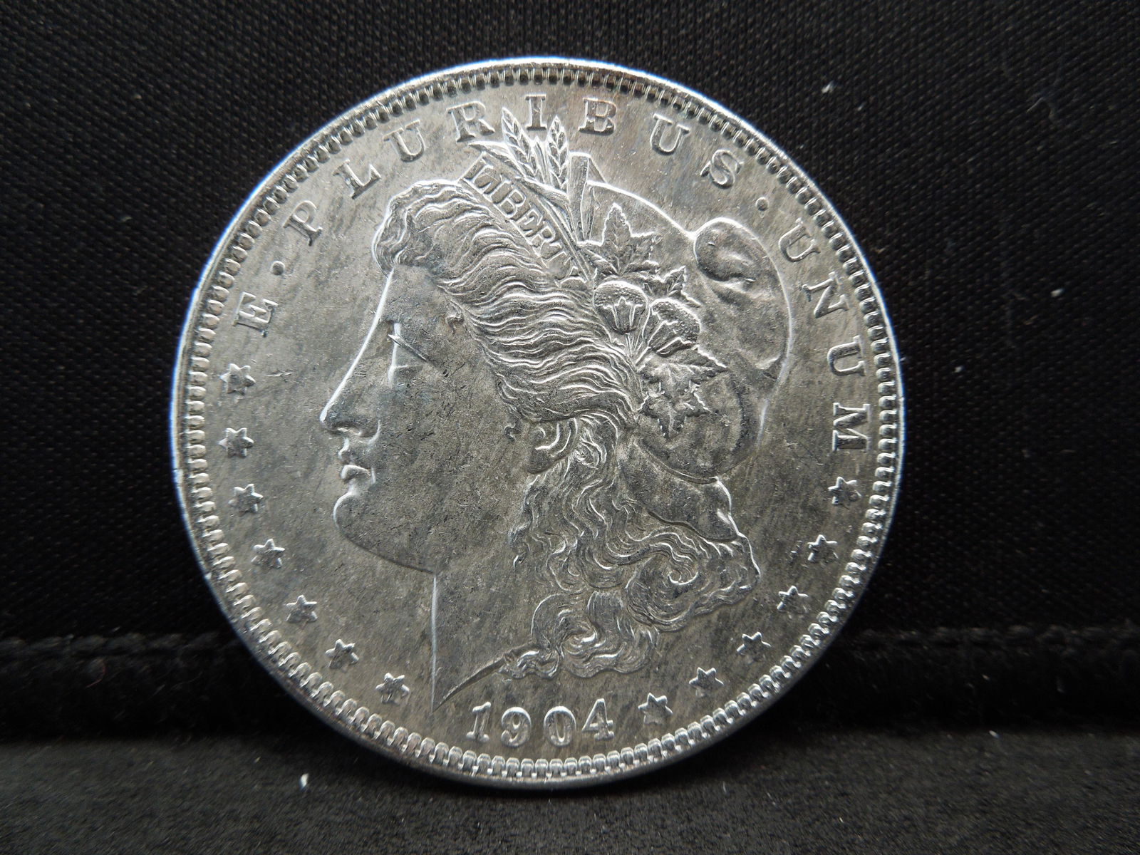 1904 O Morgan Dollar higher Grade (1 of 2)