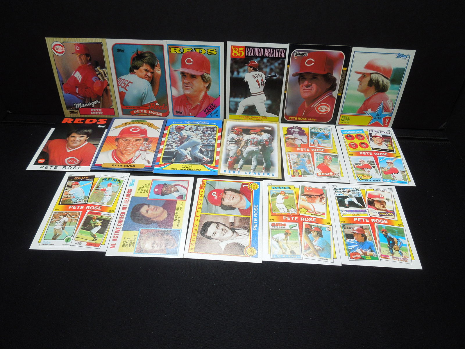 17 Pete Rose Baseball Cards (1 of 5)