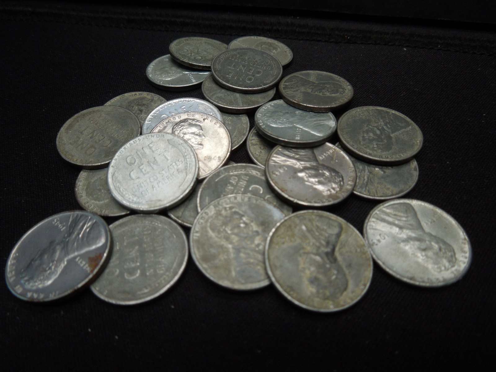 Approx (25) Steel Cents: Approx (25) Steel Cents