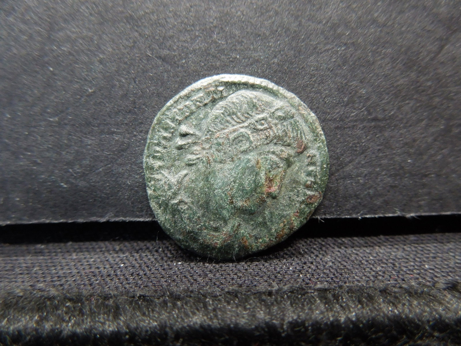 175-330 AD (HIGH GRADE) ANCIENT ROMAN COIN: 175-330 AD (HIGH GRADE) ANCIENT ROMAN COIN