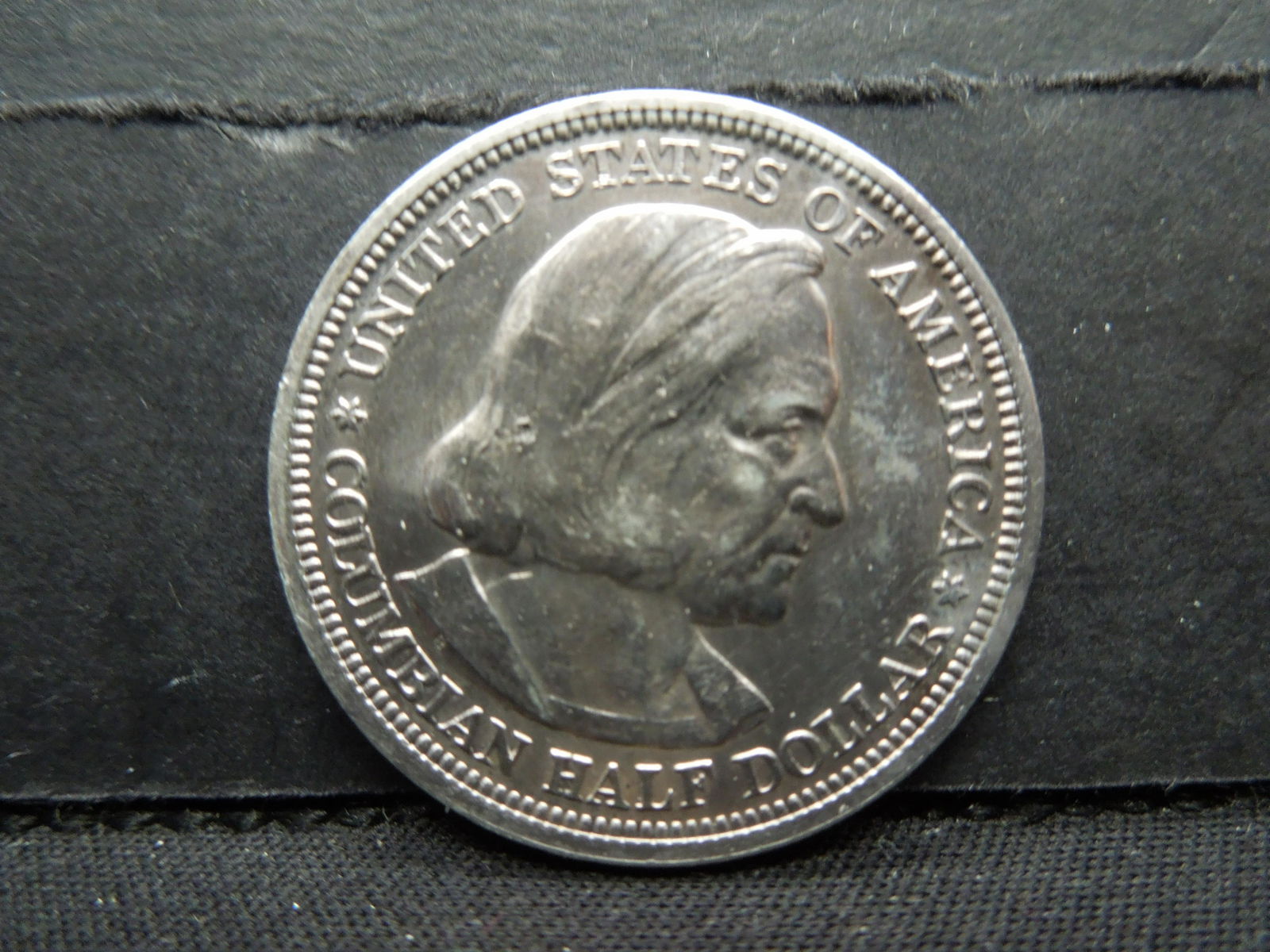 1892 BU Columbus EXPO Comm Silver Half Dollar (1 of 2)