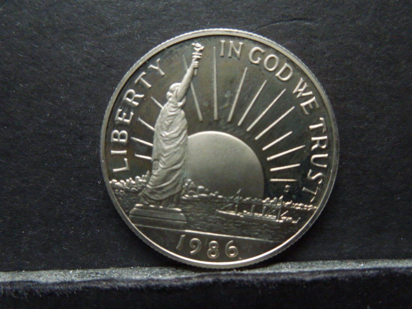 1986 S Statue of Liberty Proof Half Dollar (1 of 2)