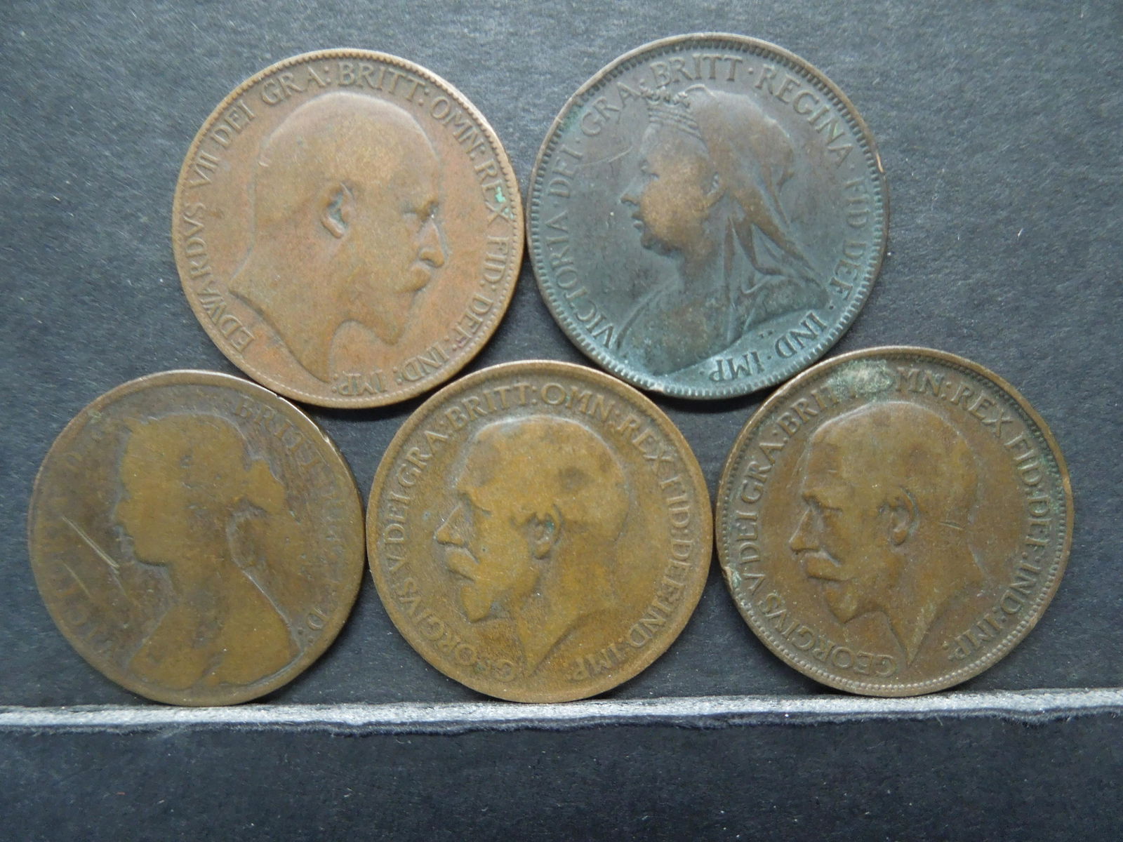 5 Great Britain Half Pennies, 1861;1900;1909;1914;1917 (1 of 2)