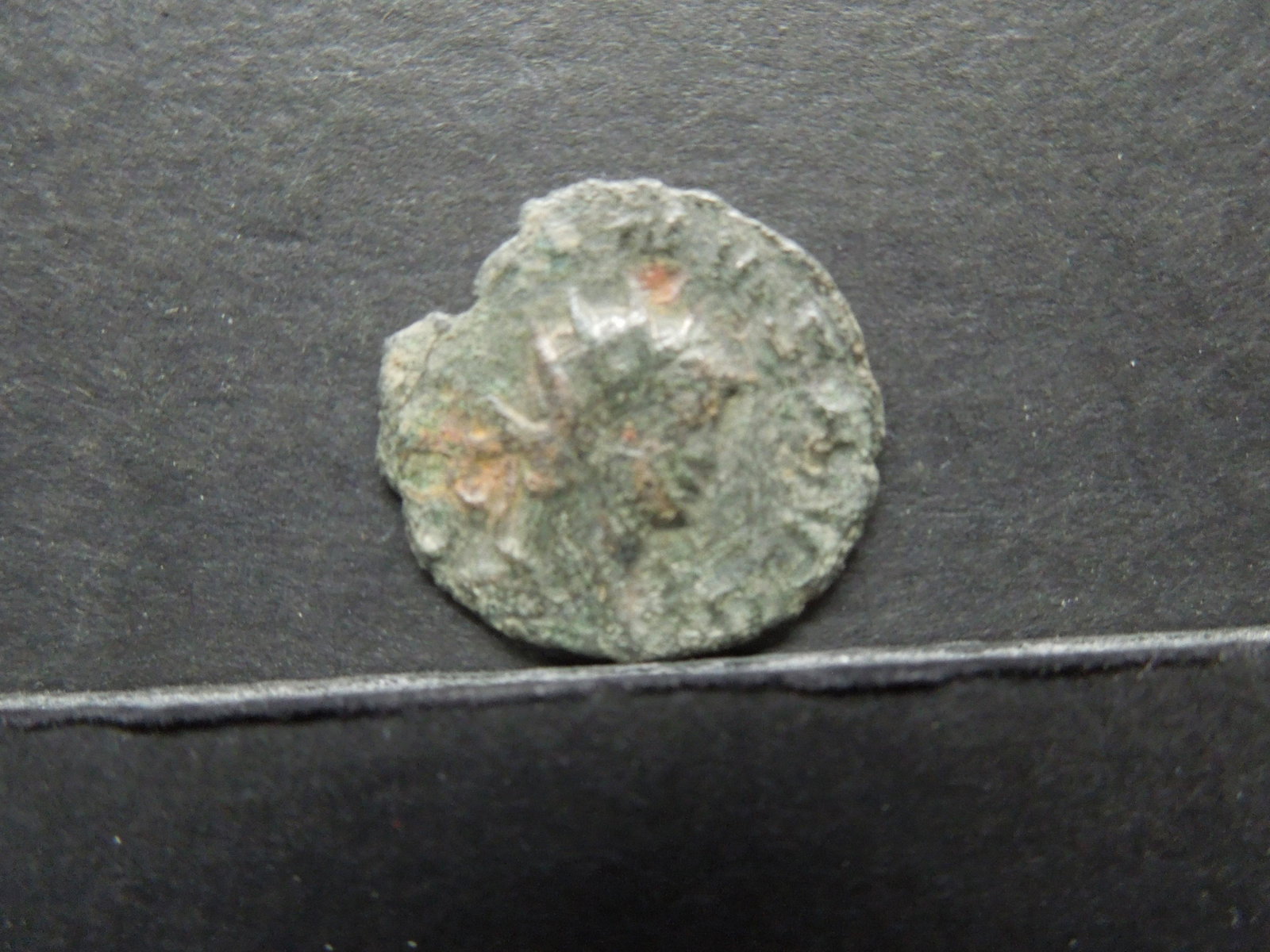 175-330 AD ANCIENT ROMAN COIN: 175-330 AD ANCIENT ROMAN COIN