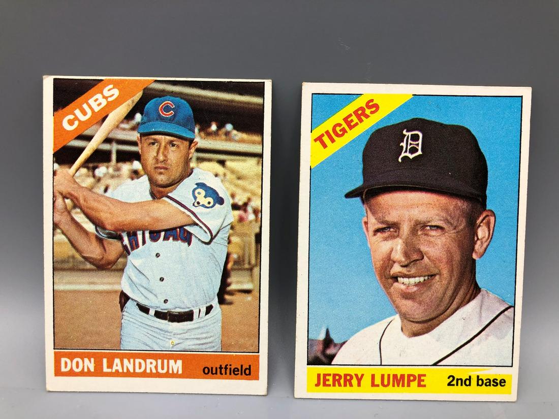 1966 Topps Don Landrum Partially Airbrushed Button & (1 of 4)