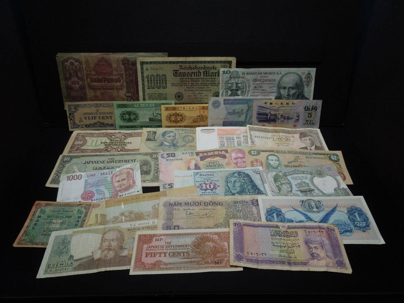 25 different foreign Notes. (1 of 6)