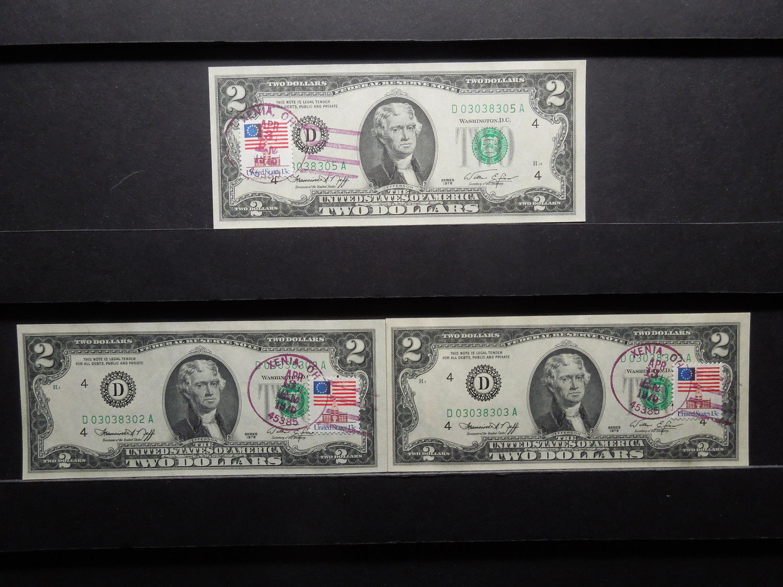 (4) 1976 US $2 Fed Reserve Notes-Bicentennial Issue. (1 of 5)
