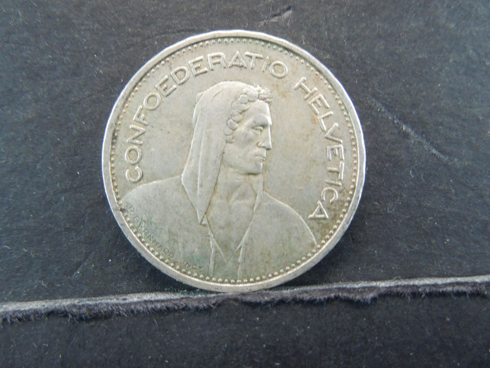 1933-B Switzerland 5 Frank 83.5% Silver Coin.  Coin (1 of 2)
