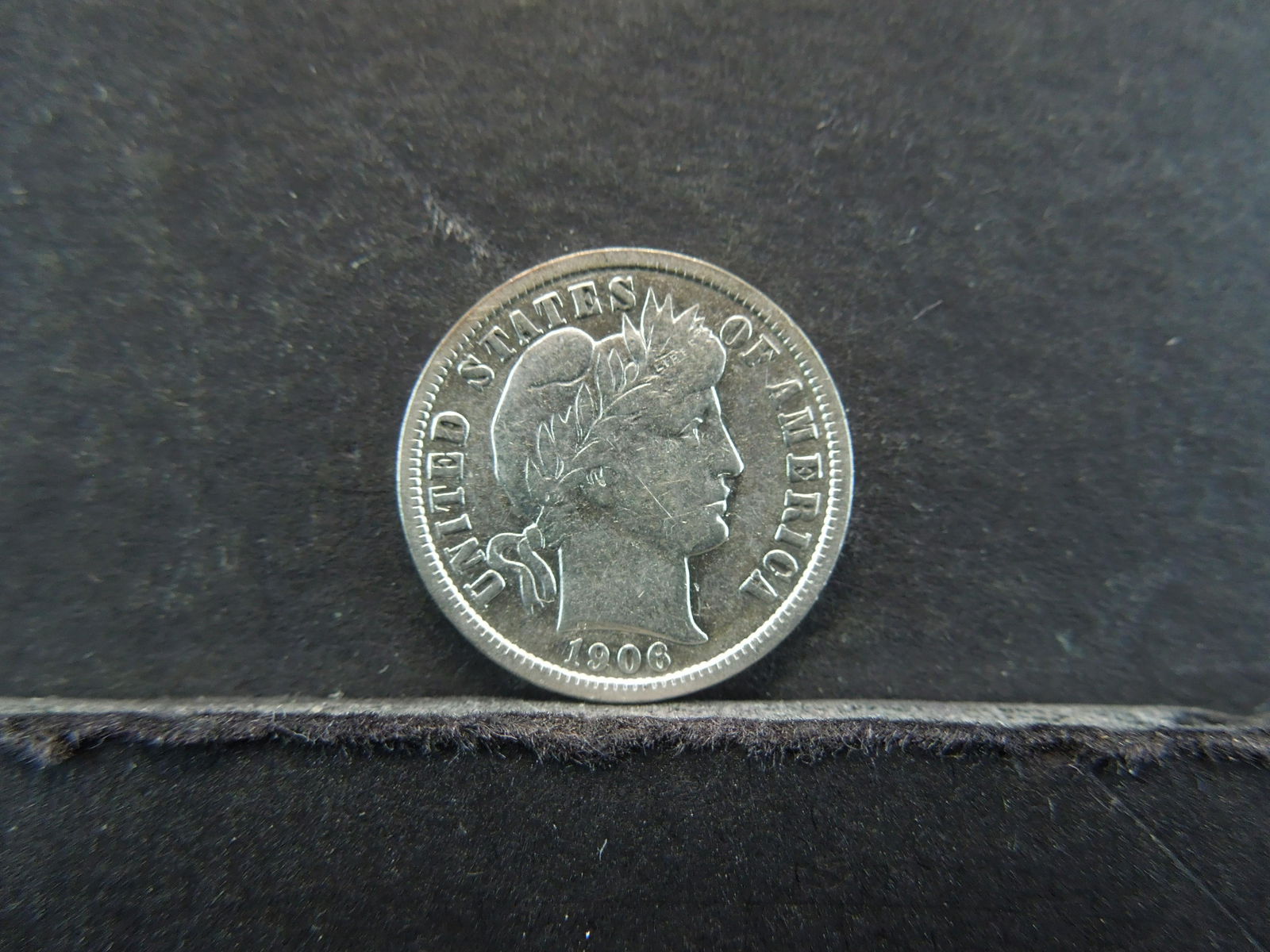 1906 High Grade Barber Dime.  Full Bold Liberty. (1 of 2)