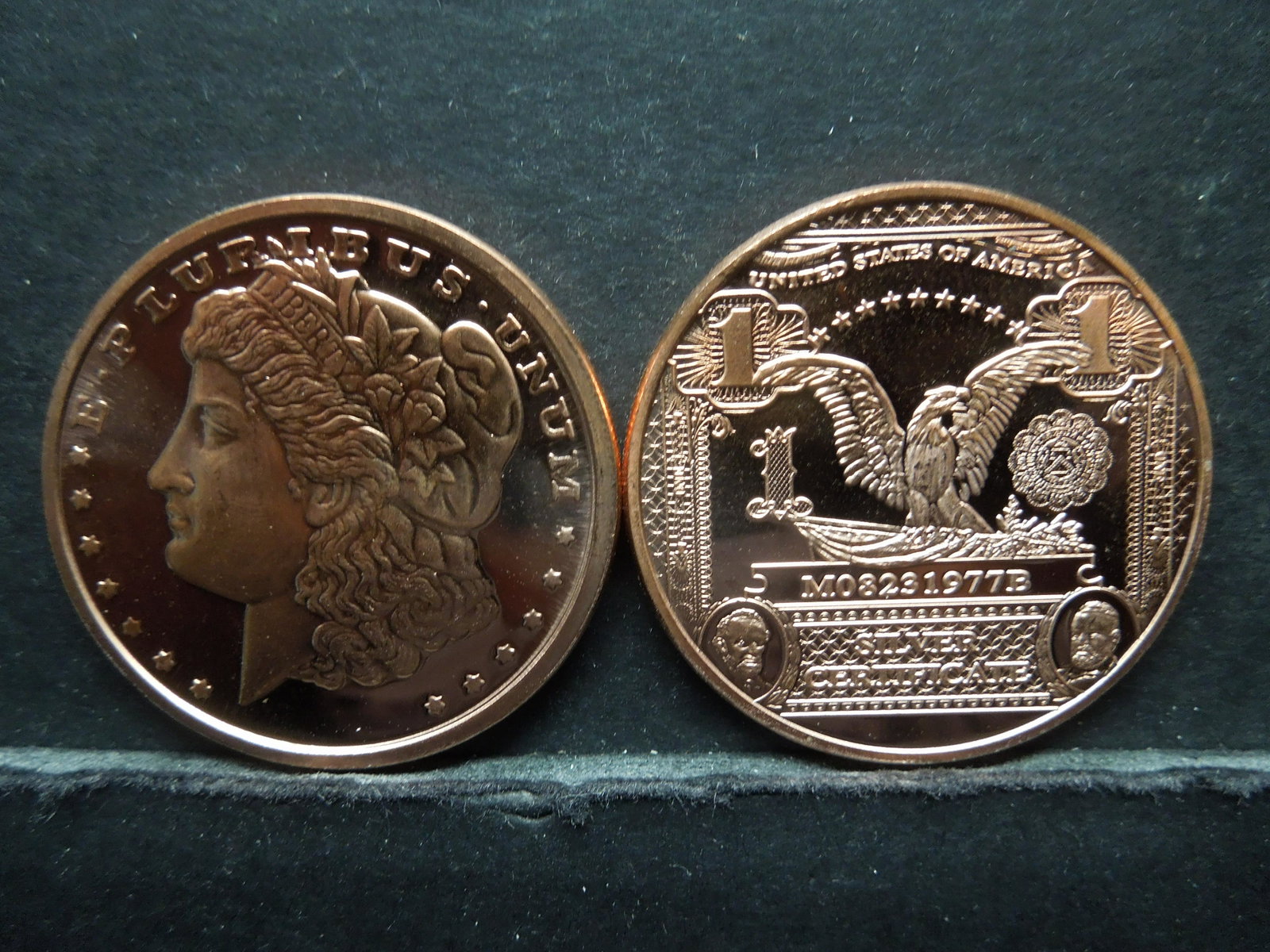 (2) Copper Rounds .999 Morgan and Art Bar: (2) Copper Rounds .999 Morgan and Art Bar