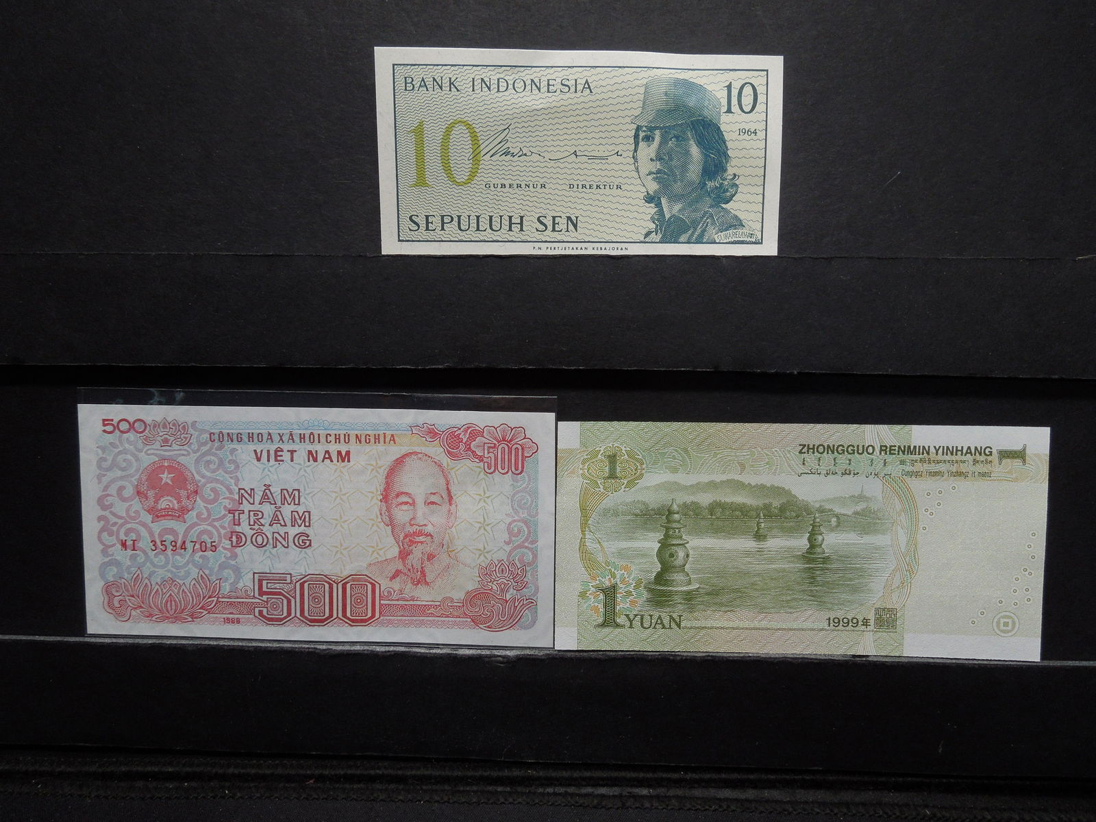 (3) CRISP FOREIGN NOTES (INDONESIA/VIETNAM/ORIENT) (1 of 5)