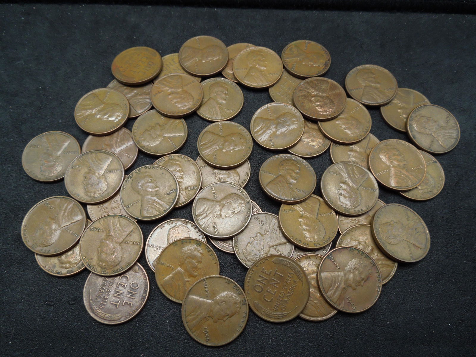 Approx. (50) 1945 Wheat Cents (1 of 3)