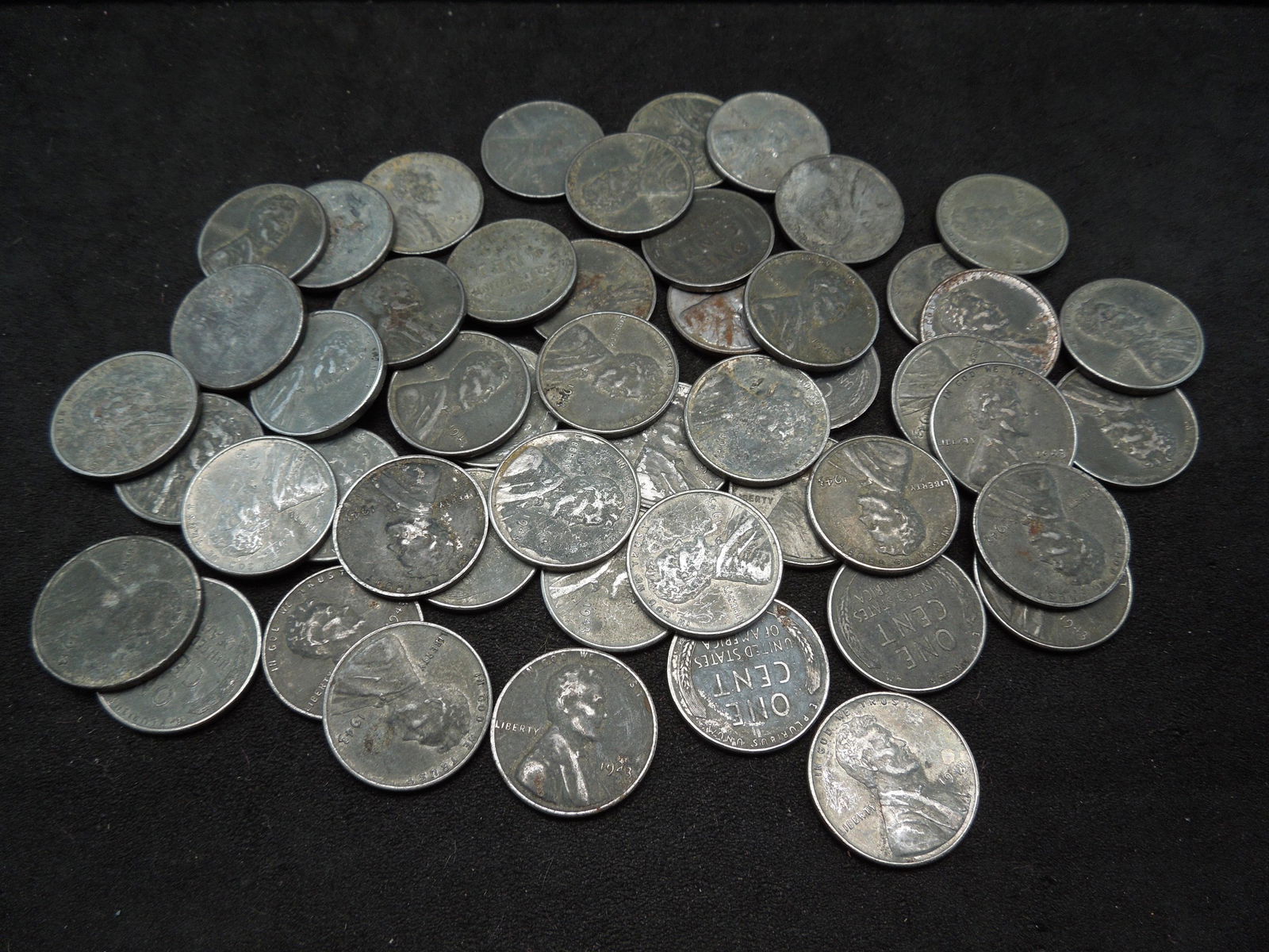 Approx. (50) 1943 Wheat Cents (1 of 3)